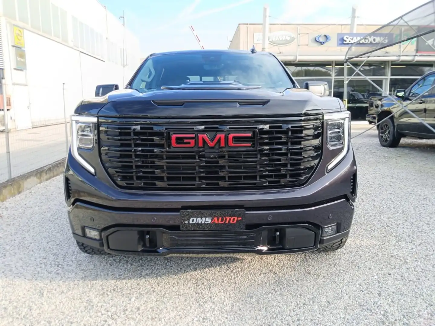 GMC Sierra 1500 4WD Crew Cab 6.2L EcoTec3 V8 DENALI - N1 Gris - 2