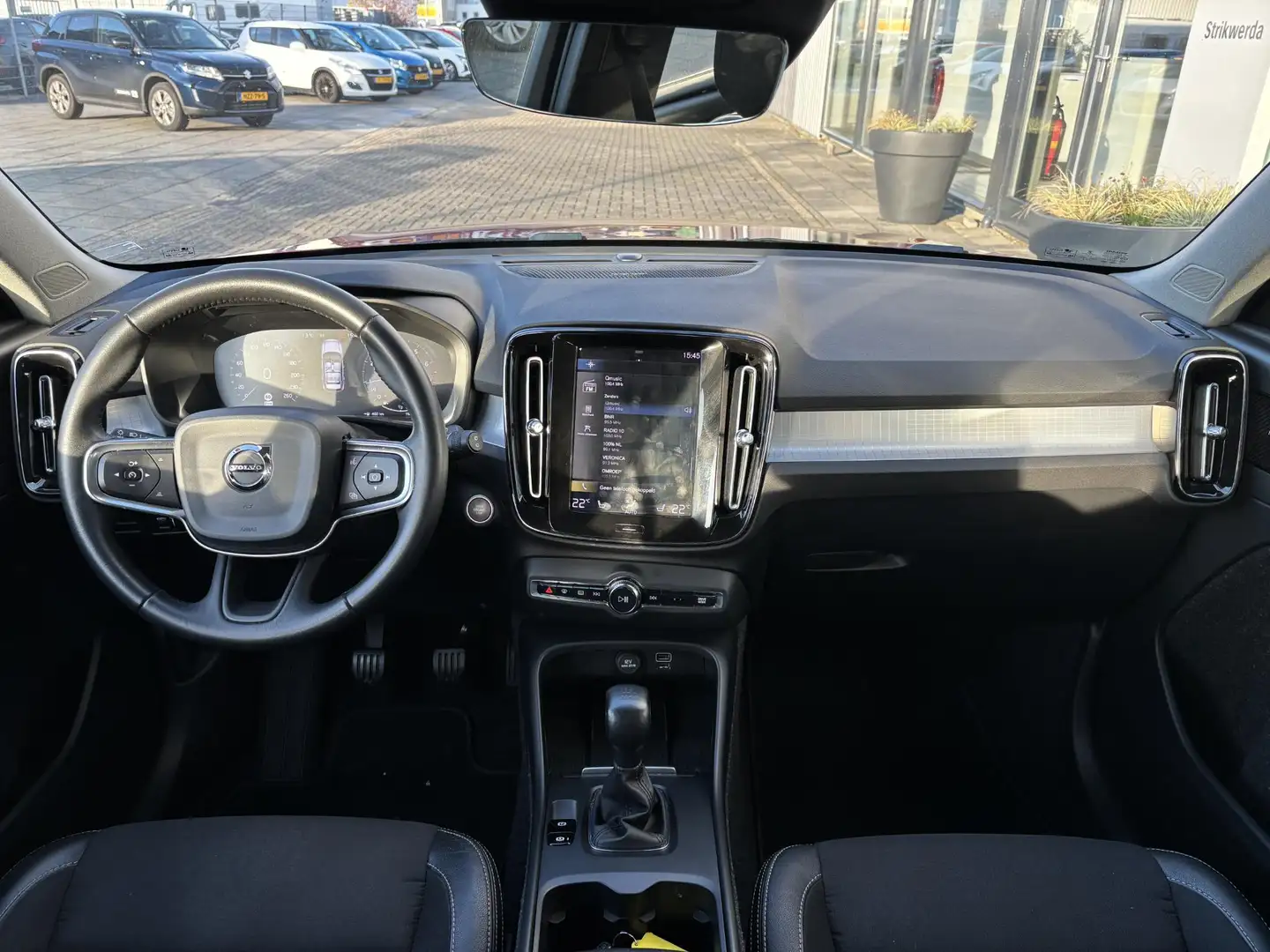 Volvo XC40 1.5 T3 R-Design HarmanKardon/Lmv/Navi Orange - 2