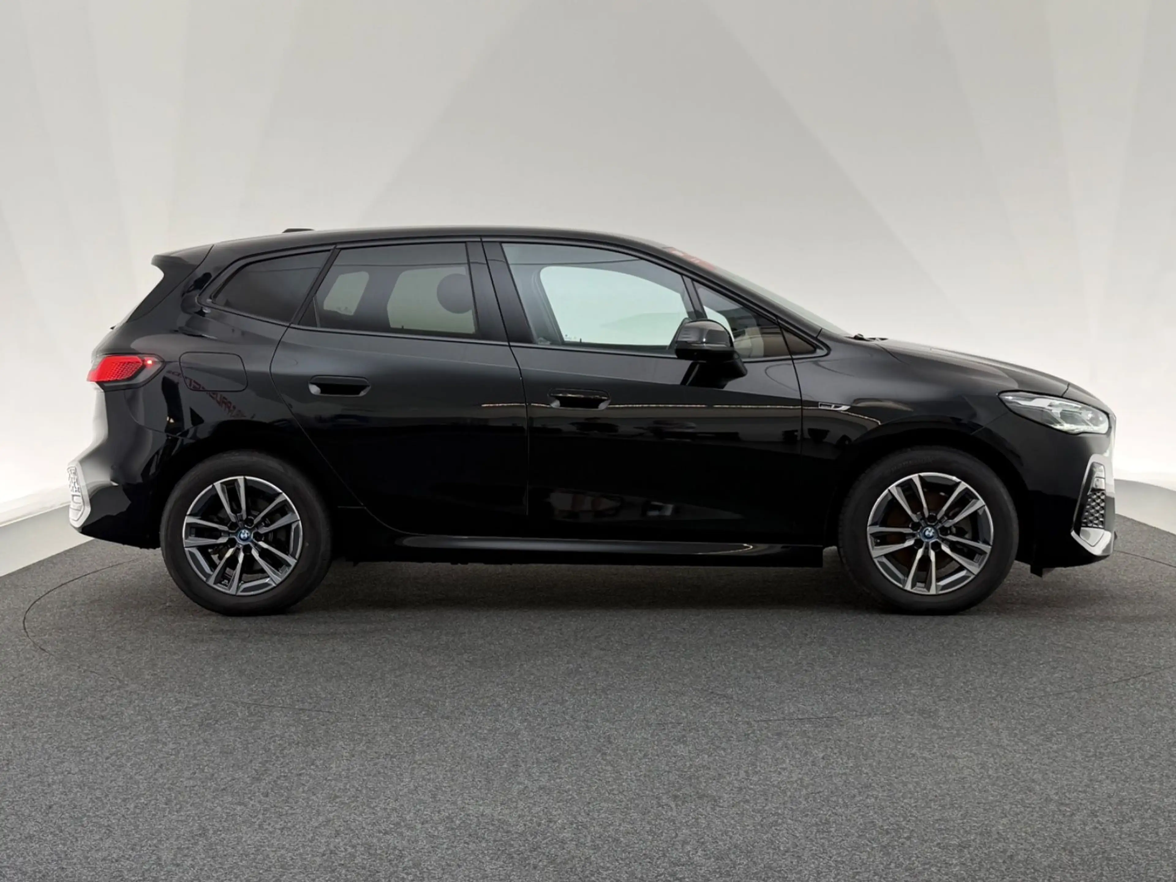 BMW 225 225e ActiveTourer xDr.*M SPORT*LED-HUD-R.KAM-SHZ — photo 8