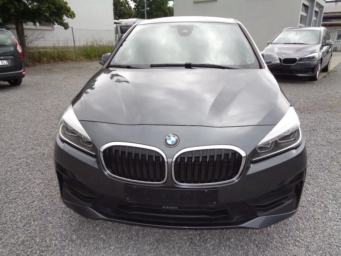 BMW 216 Baureihe 2 Gran Tourer 216 d Advantage Grau - 2