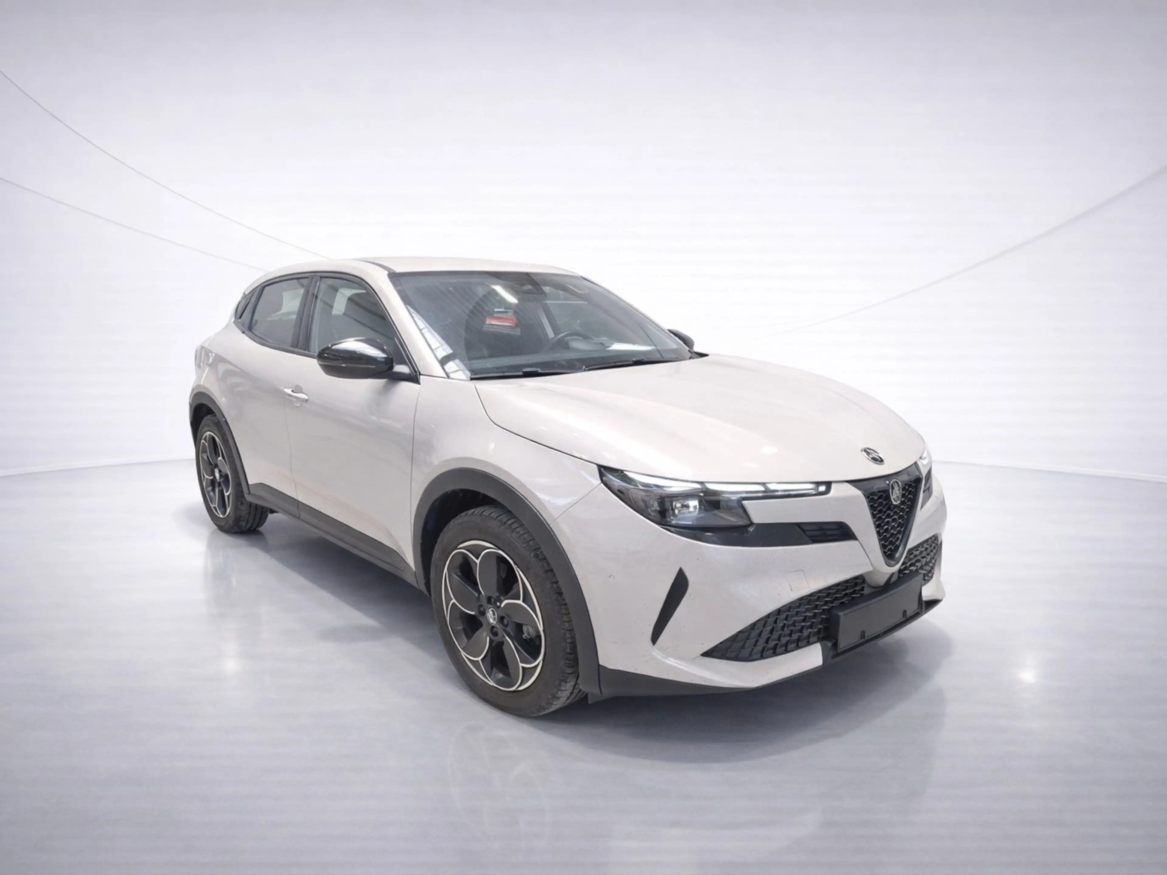 Alfa Romeo Junior Elettrica 54 kWh ACC/LED/PDC/Carplay — photo 3