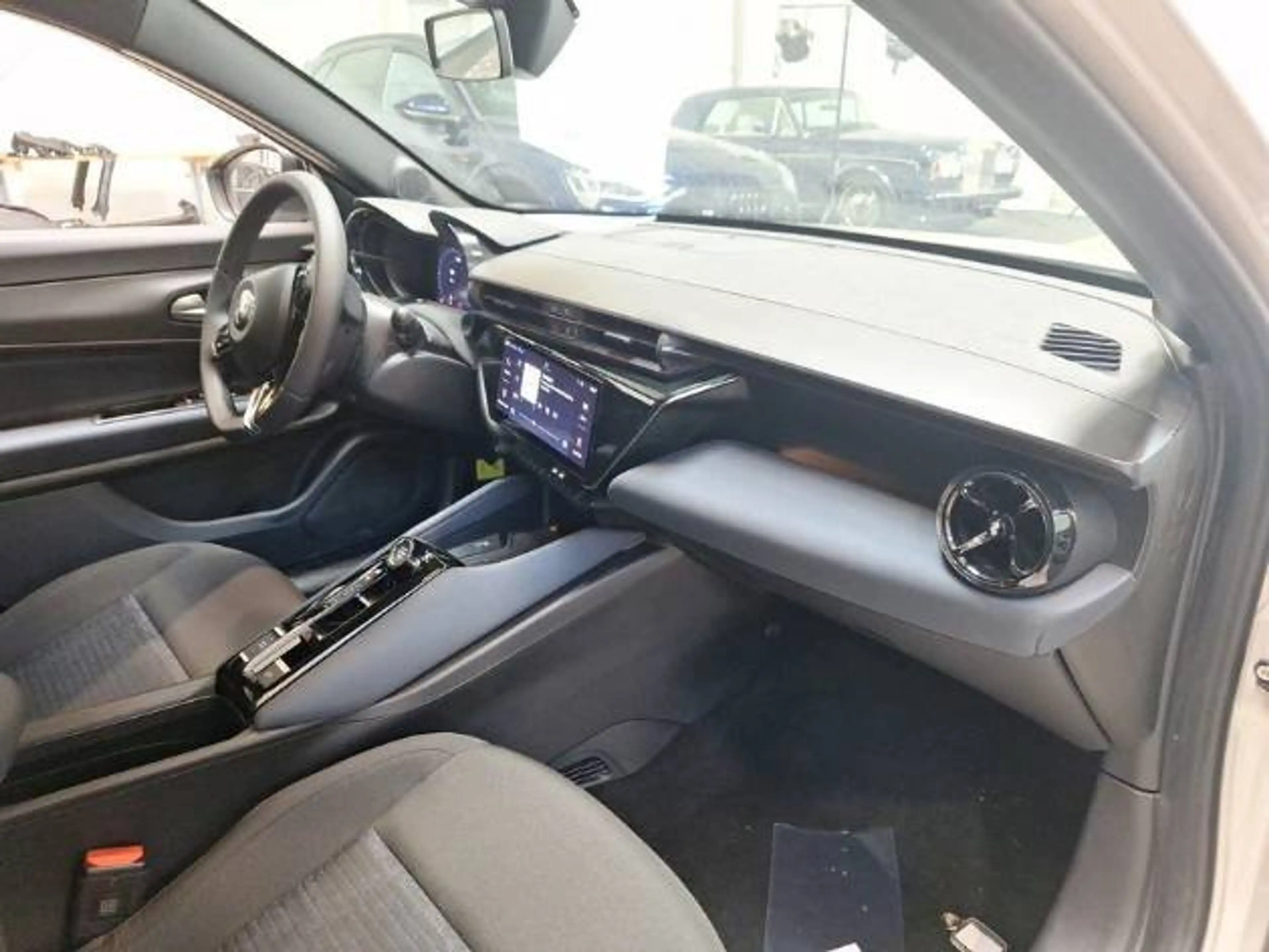 Alfa Romeo Junior Elettrica 54 kWh ACC/LED/PDC/Carplay — photo 6