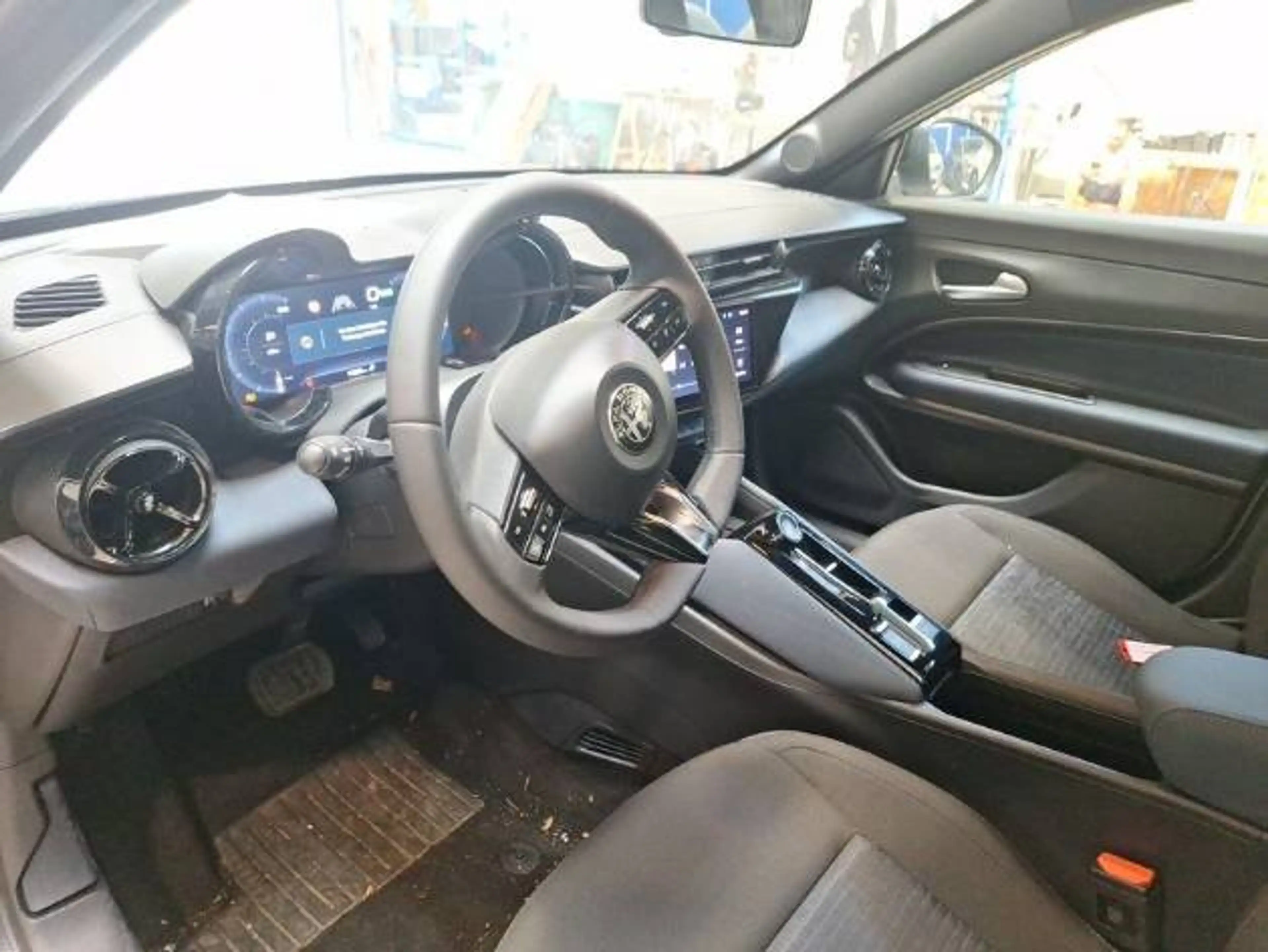 Alfa Romeo Junior Elettrica 54 kWh ACC/LED/PDC/Carplay — photo 7