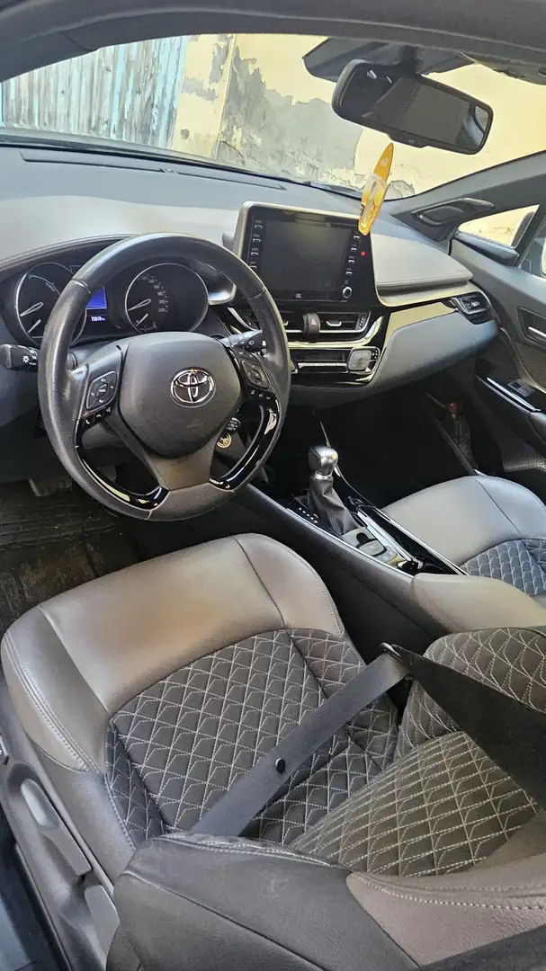 Toyota C-HR 1.8h Lounge 2wd e-cvt my18 - 1