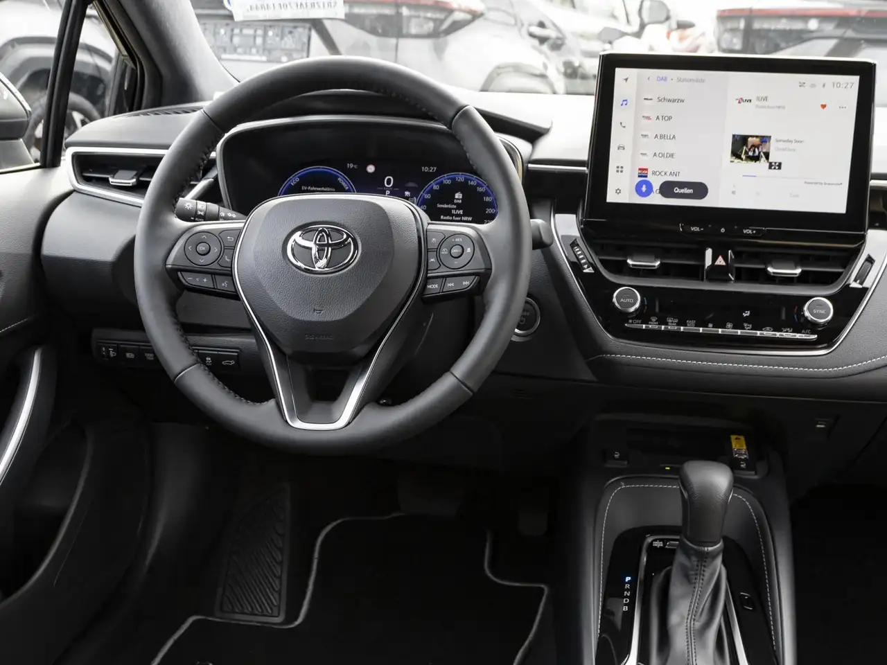 Toyota Corolla TS 1.8 HEV TEAMPLAYER NAVI/SHZ/PDC/EKLAPPE 9
