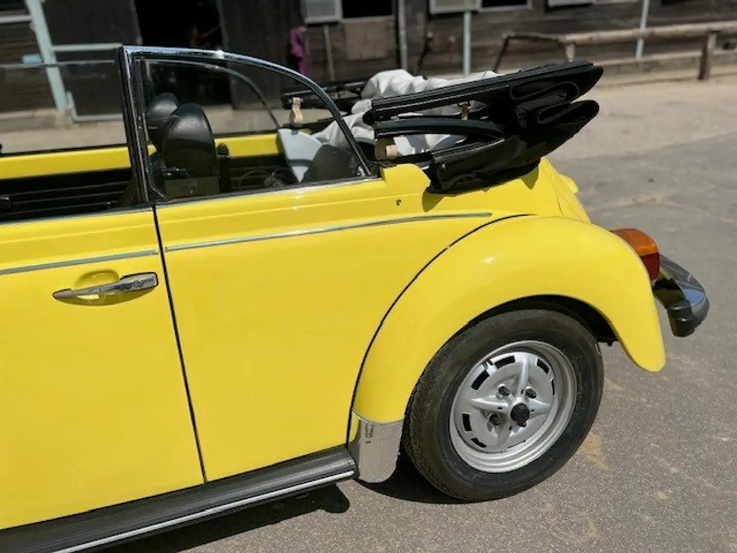Volkswagen Käfer Cabrio 1303 Galben - 2