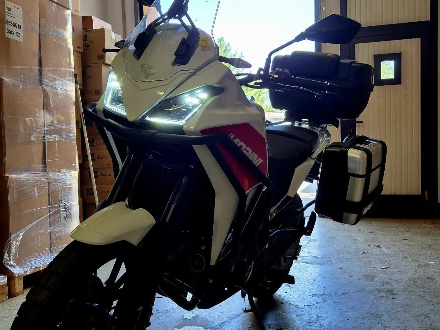 Moto Morini X-Cape Bianco - 1