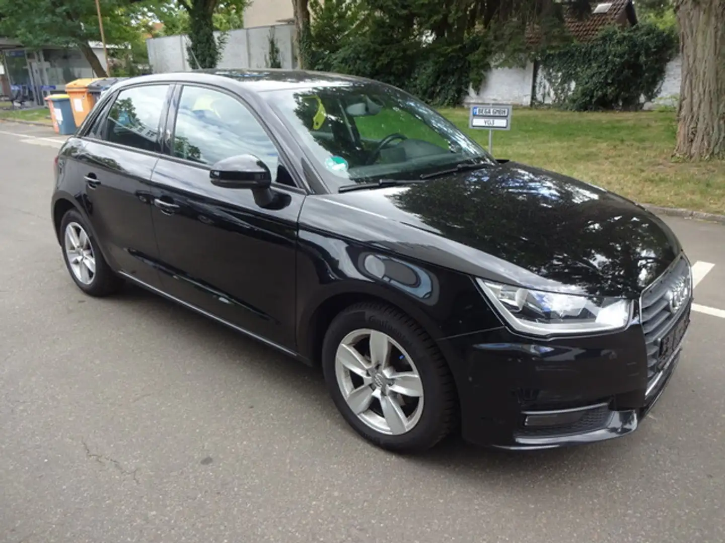 Audi A1 Sportback 25 TFSI edition one Schwarz - 1