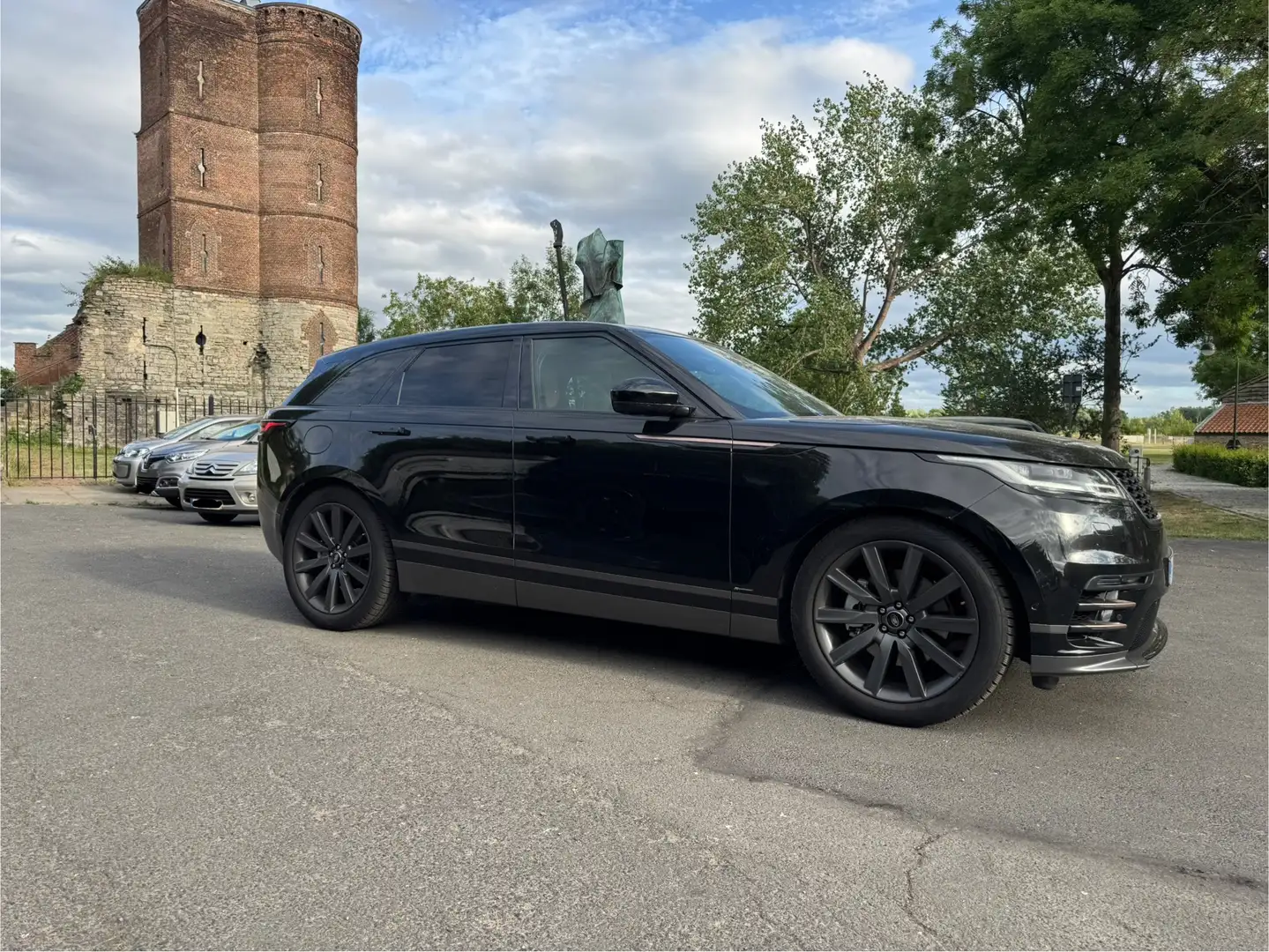 Land Rover Range Rover Velar 3.0d R-Dynamic HSE Noir - 1