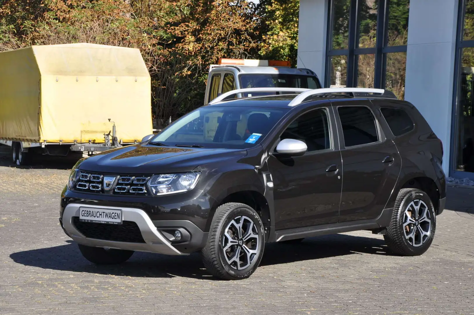 Dacia Duster Prestige TCe 130 2WD GPF *NAV*SHZ* Zwart - 2