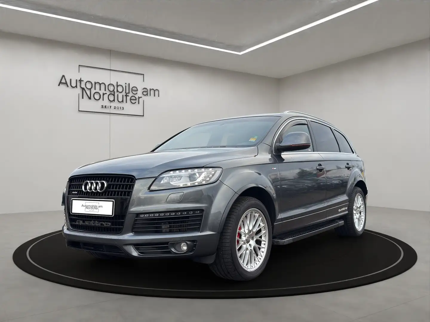 Audi Q7 3.0 TDI quattro-S-Line-Leder-Panorama-Xenon-AHK Grau - 1