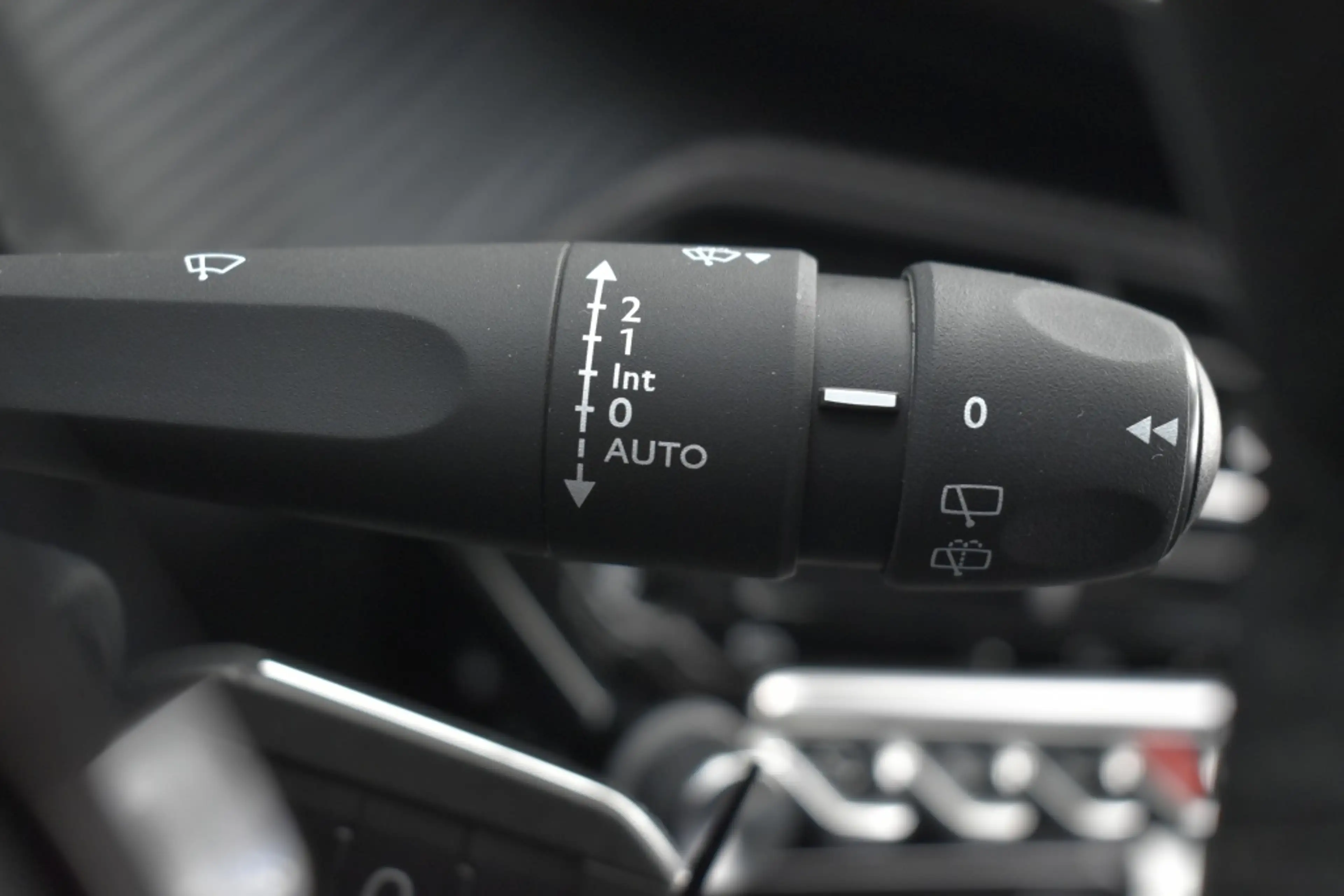 Peugeot 208 Allure — photo 25