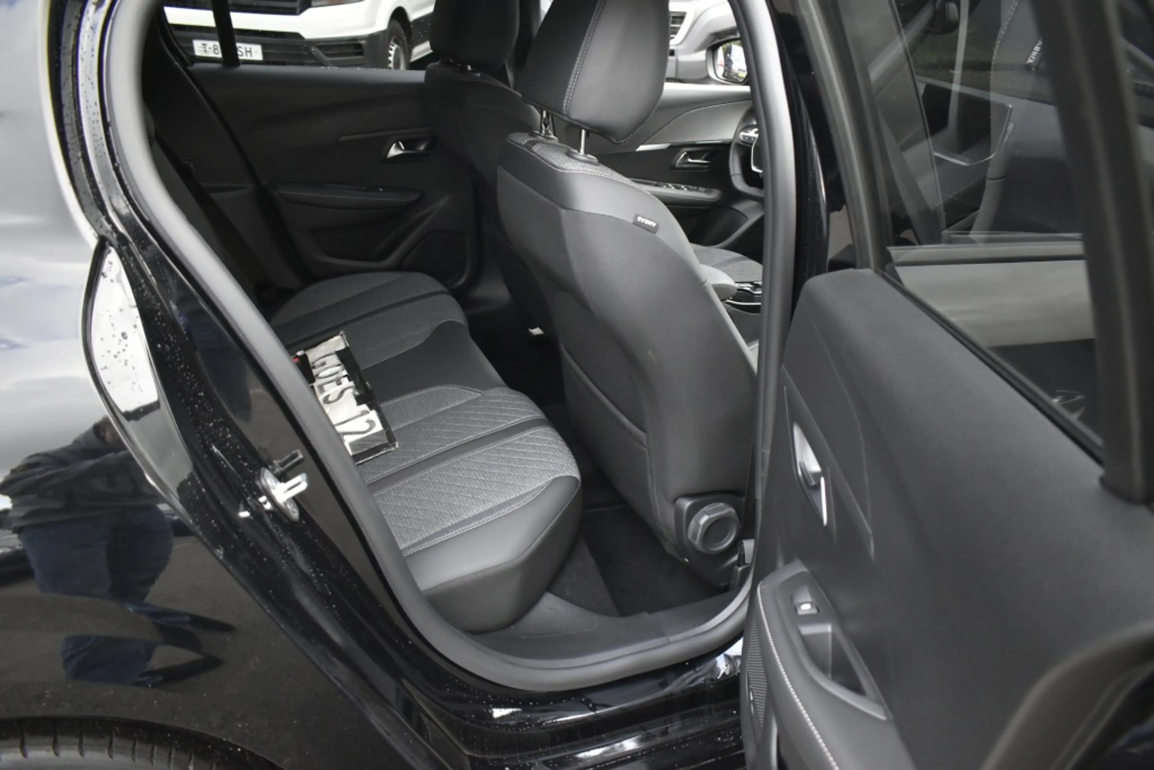 Peugeot 208 Allure — photo 13