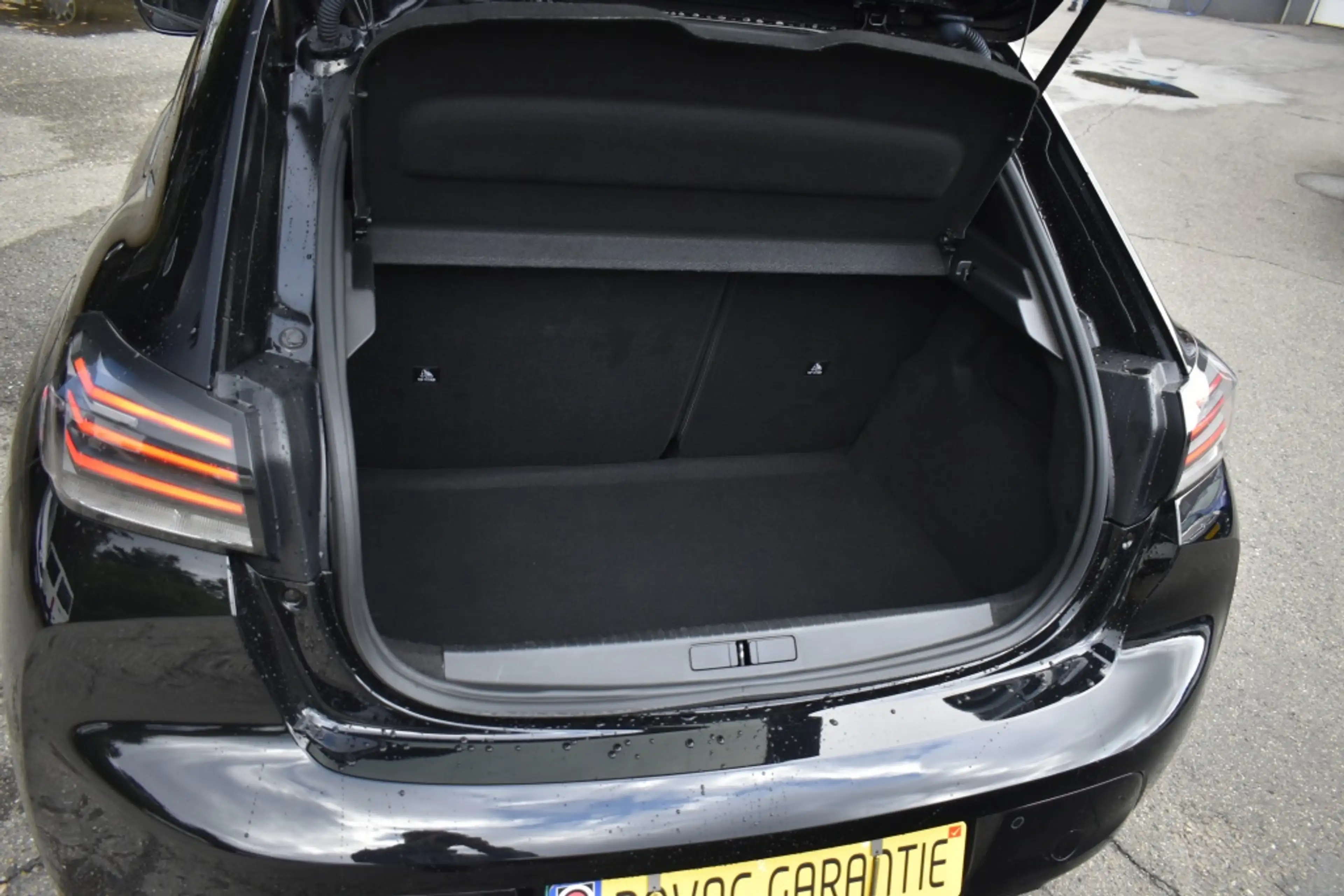 Peugeot 208 Allure — photo 15