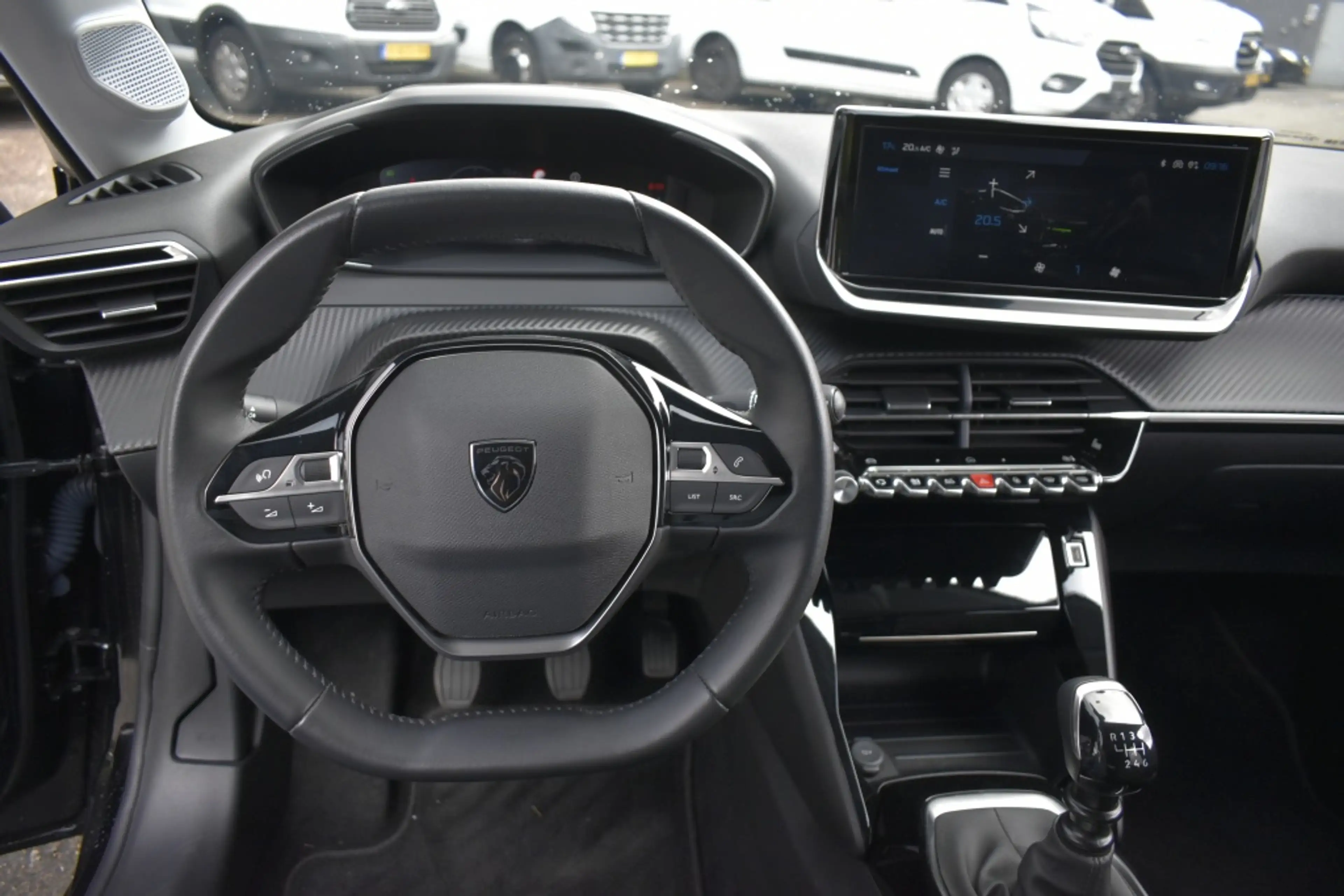 Peugeot 208 Allure — photo 19