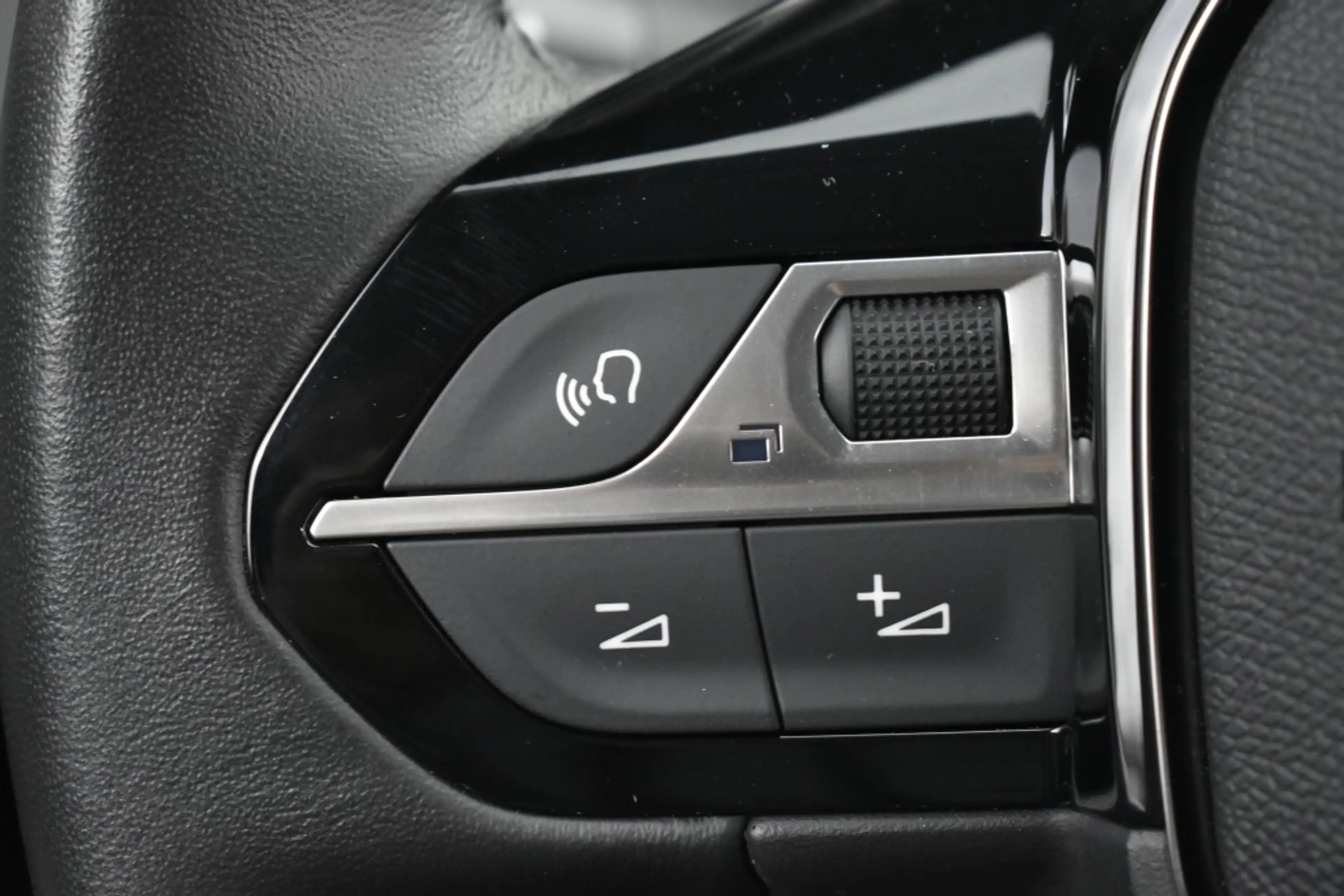 Peugeot 208 Allure — photo 21