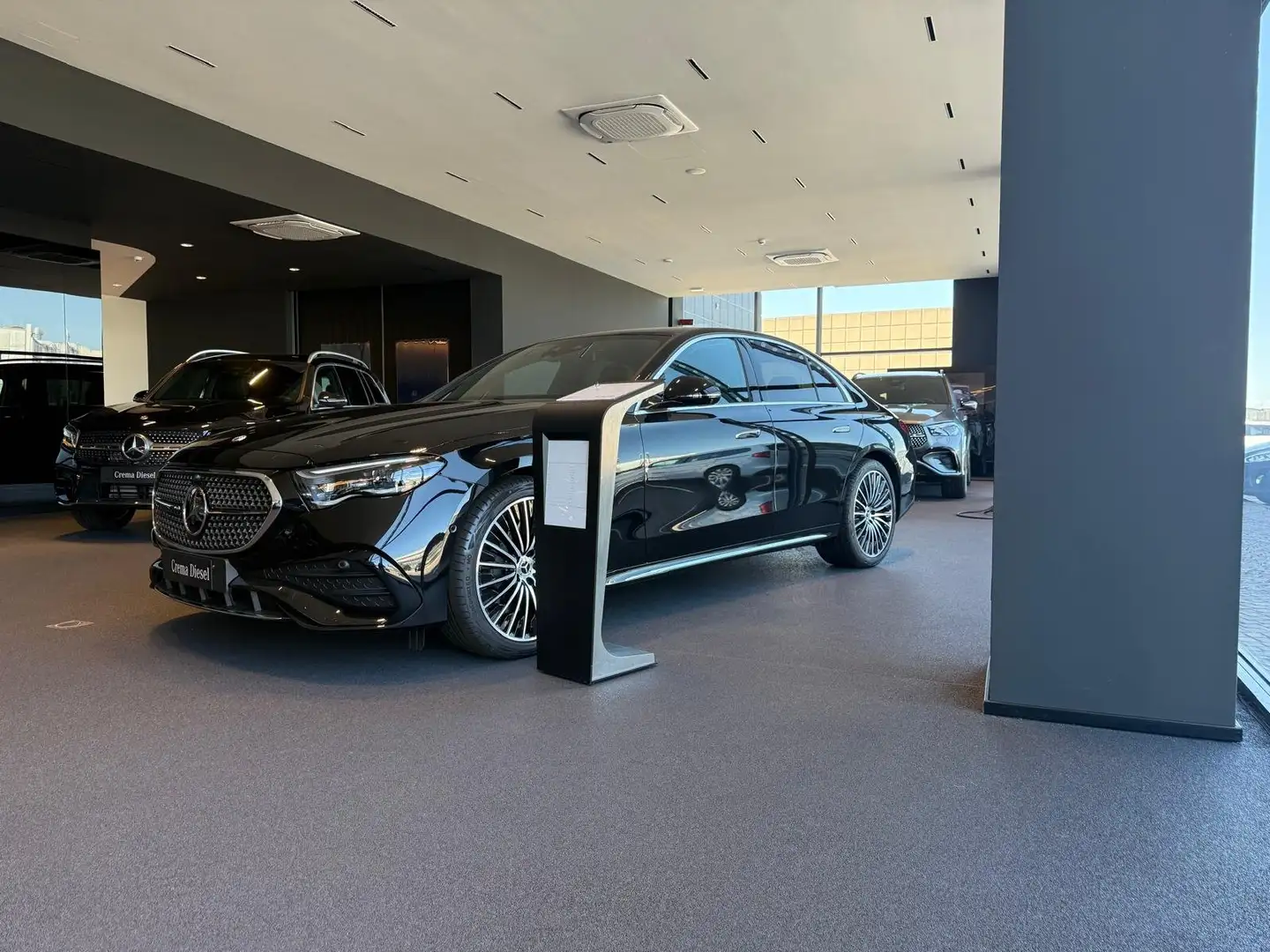 Mercedes-Benz E 220 E 220d 4MATIC AMG Line ADVANCED PLUS Nero - 2