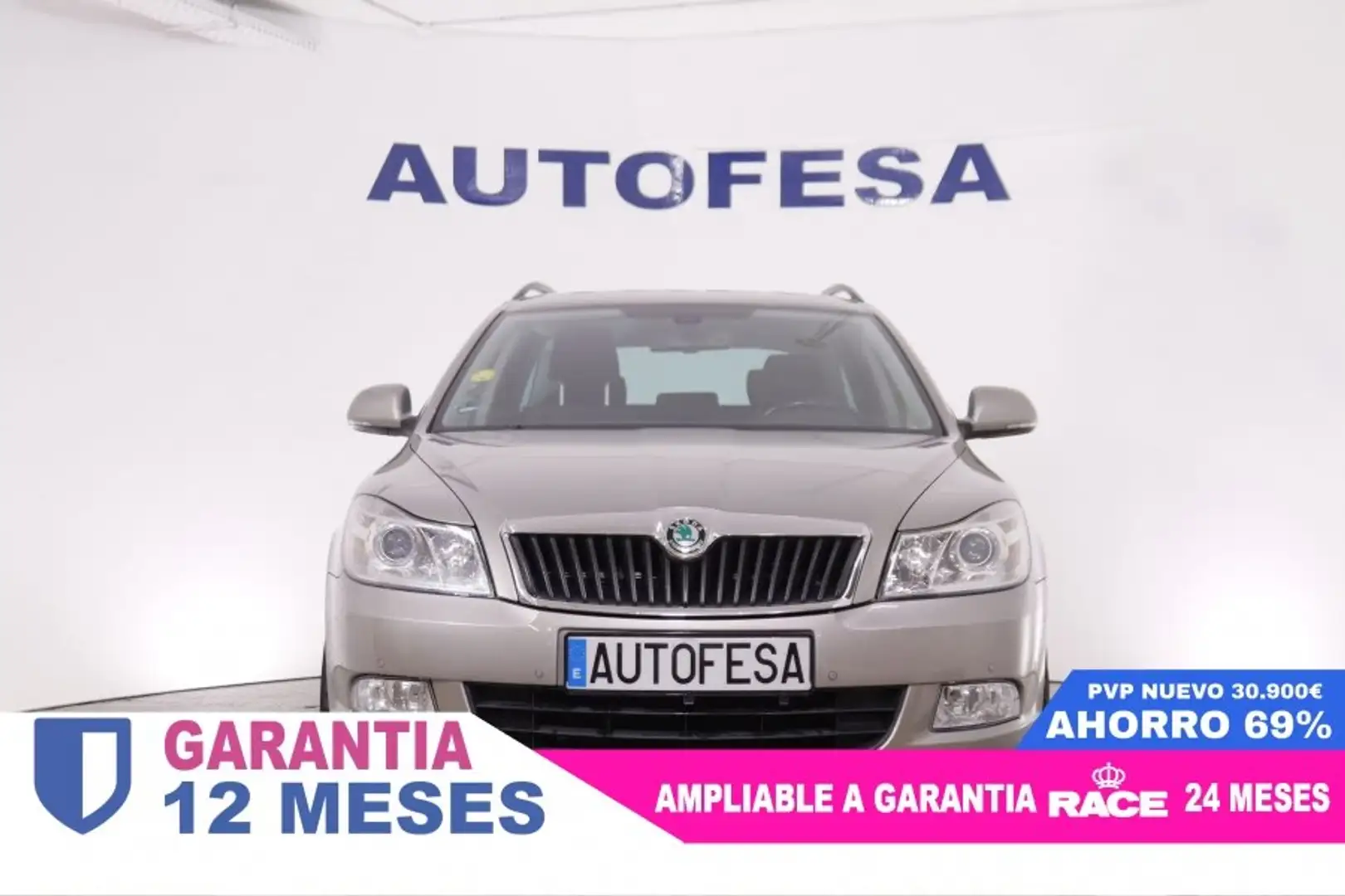 Skoda Octavia 1.6 TDI COMBI 105CV 5P # NAVY, PARKTRONIC Gris - 2