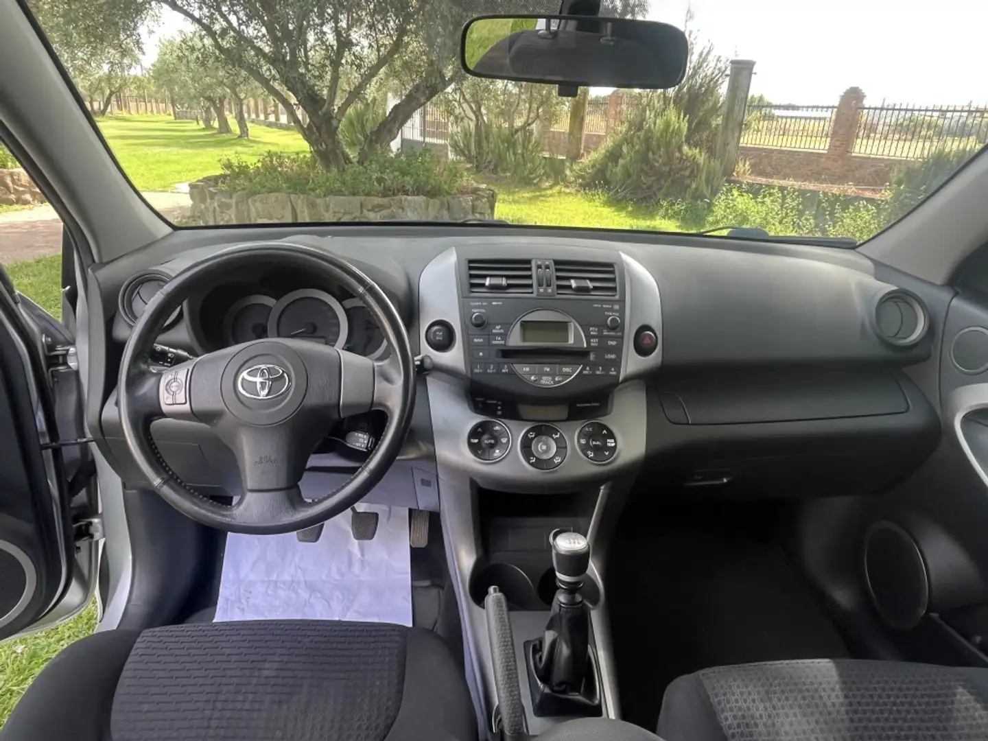 Toyota RAV 4 2.2D-4D XR Grau - 1