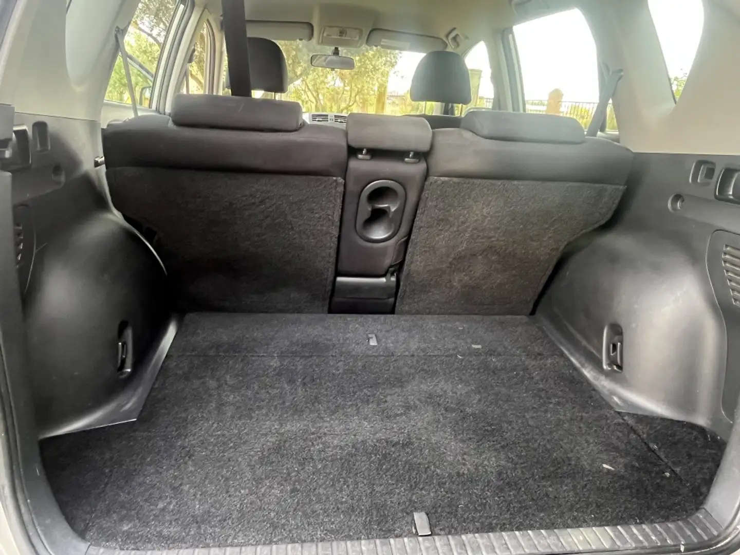 Toyota RAV 4 2.2D-4D XR Grau - 2
