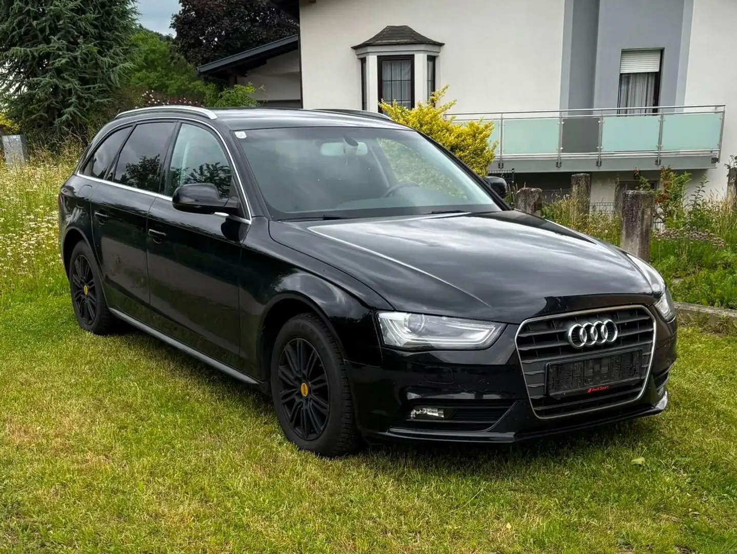 Audi A4 Avant 2,0 TDI Daylight inkl. AHK Schwarz - 2