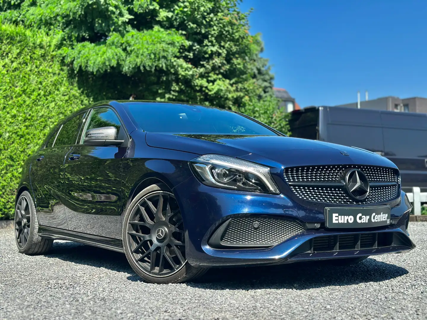Mercedes-Benz A 180 1.6i AMG LINE / ALCANTARA /SEAT HEATING / CAMERA Blauw - 1