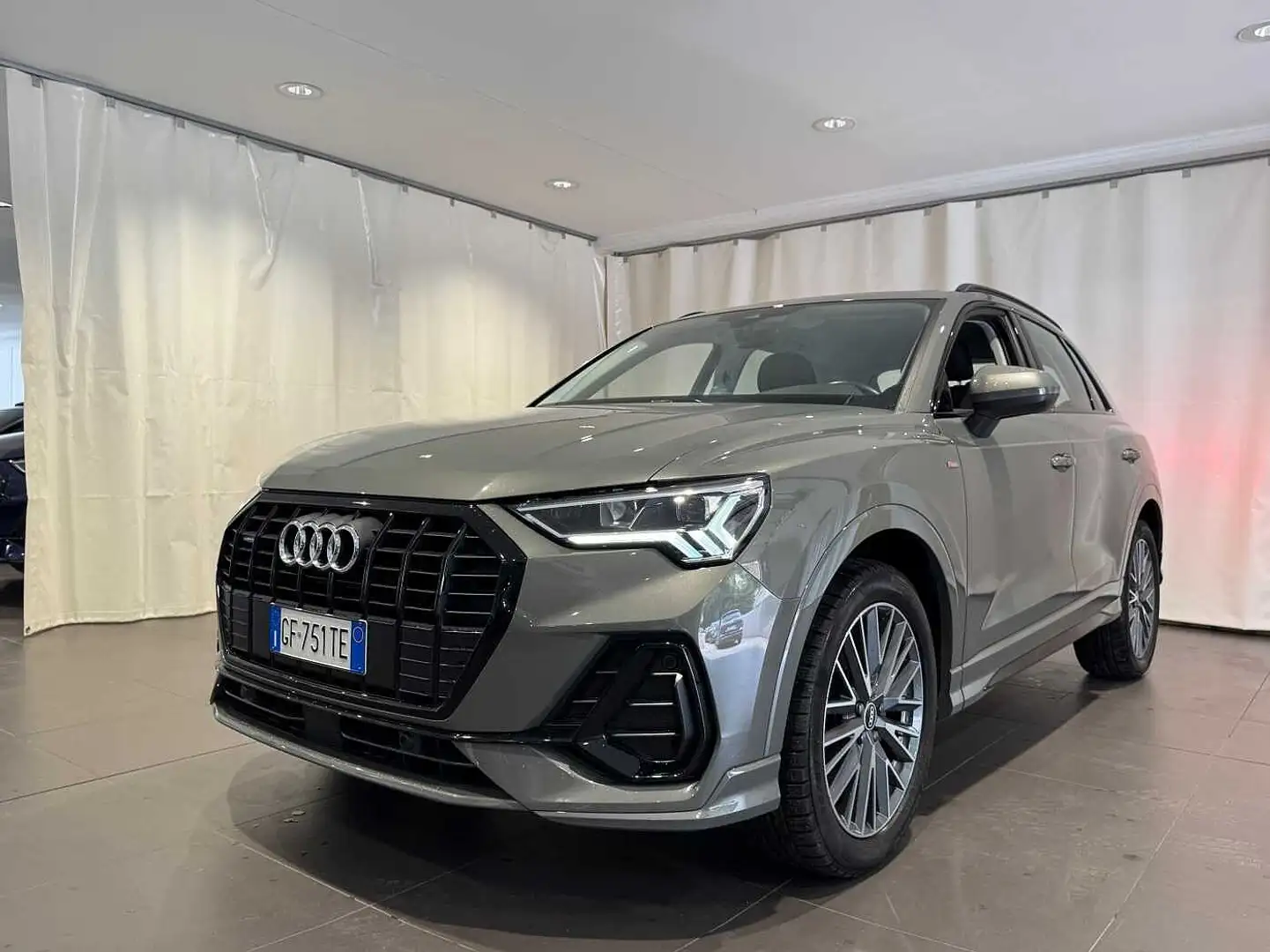 Audi Q3 2ª serie 35 TDI quattro S tronic S line edition Grau - 1