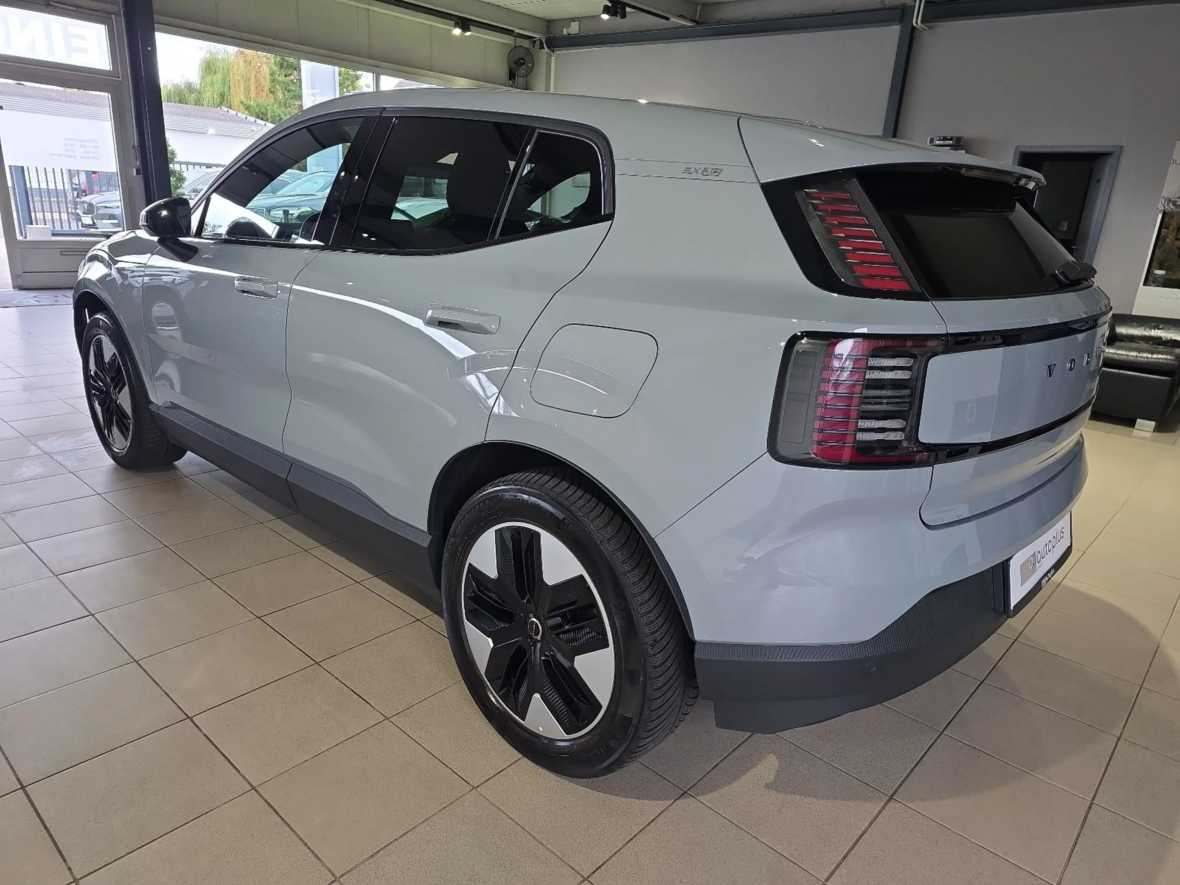 Volvo EX30 Core Extended Range ACC BLIS WinterPaket — photo 10