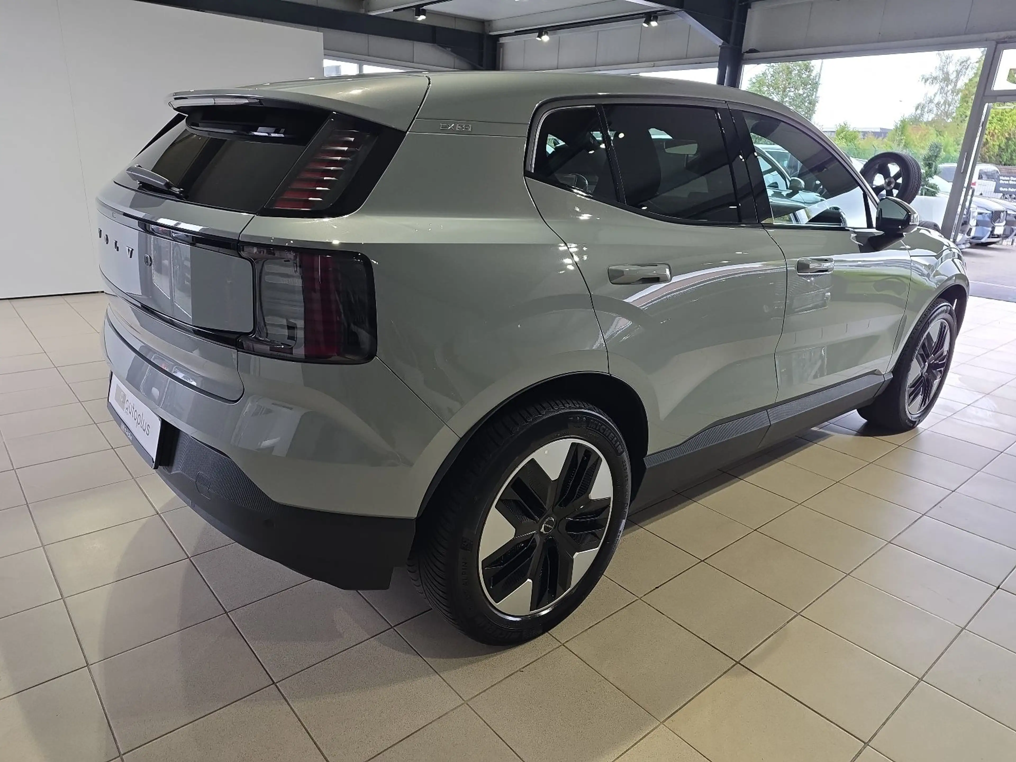 Volvo EX30 Core Extended Range ACC BLIS WinterPaket — photo 6
