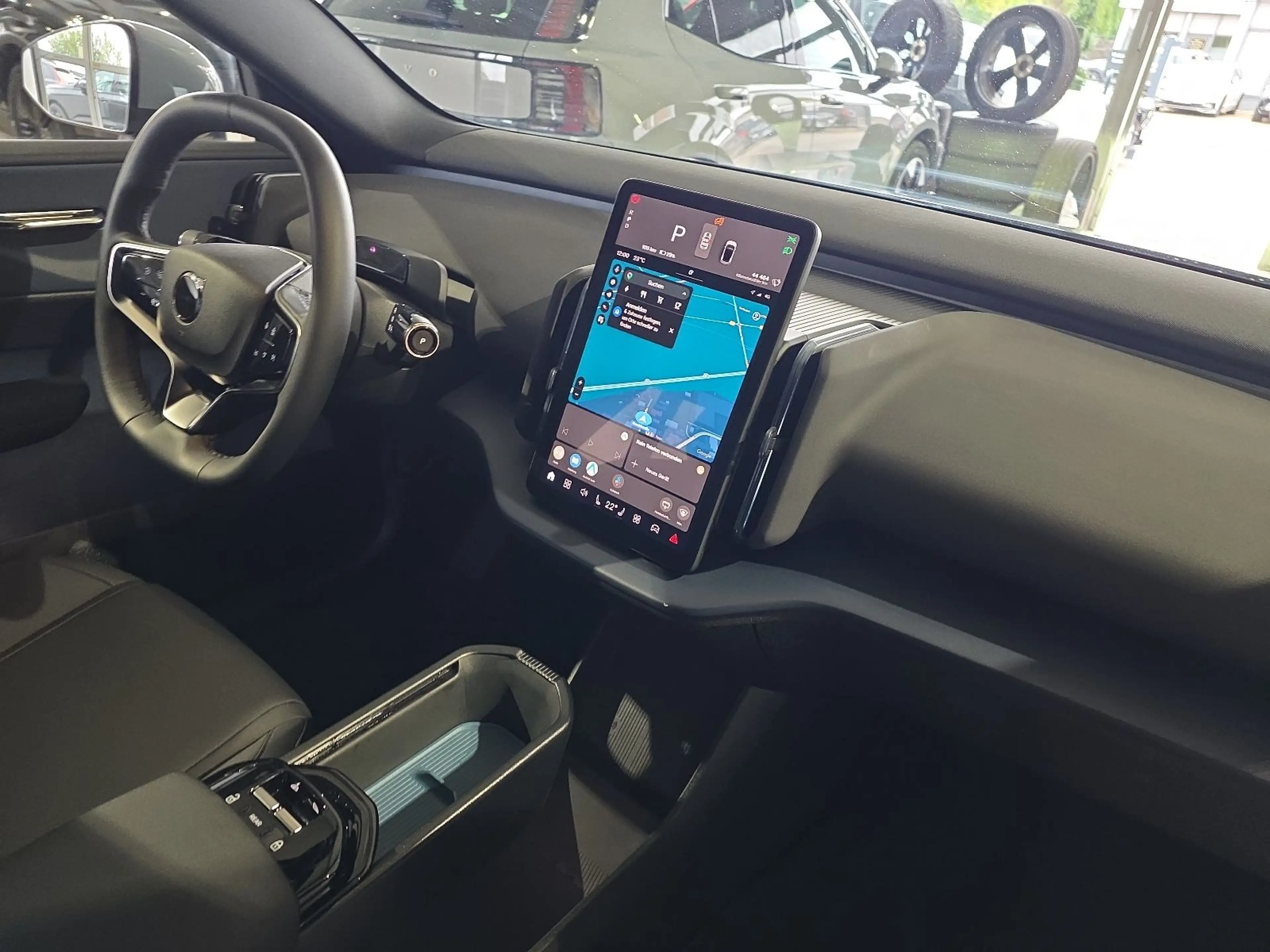 Volvo EX30 Core Extended Range ACC BLIS WinterPaket — photo 12