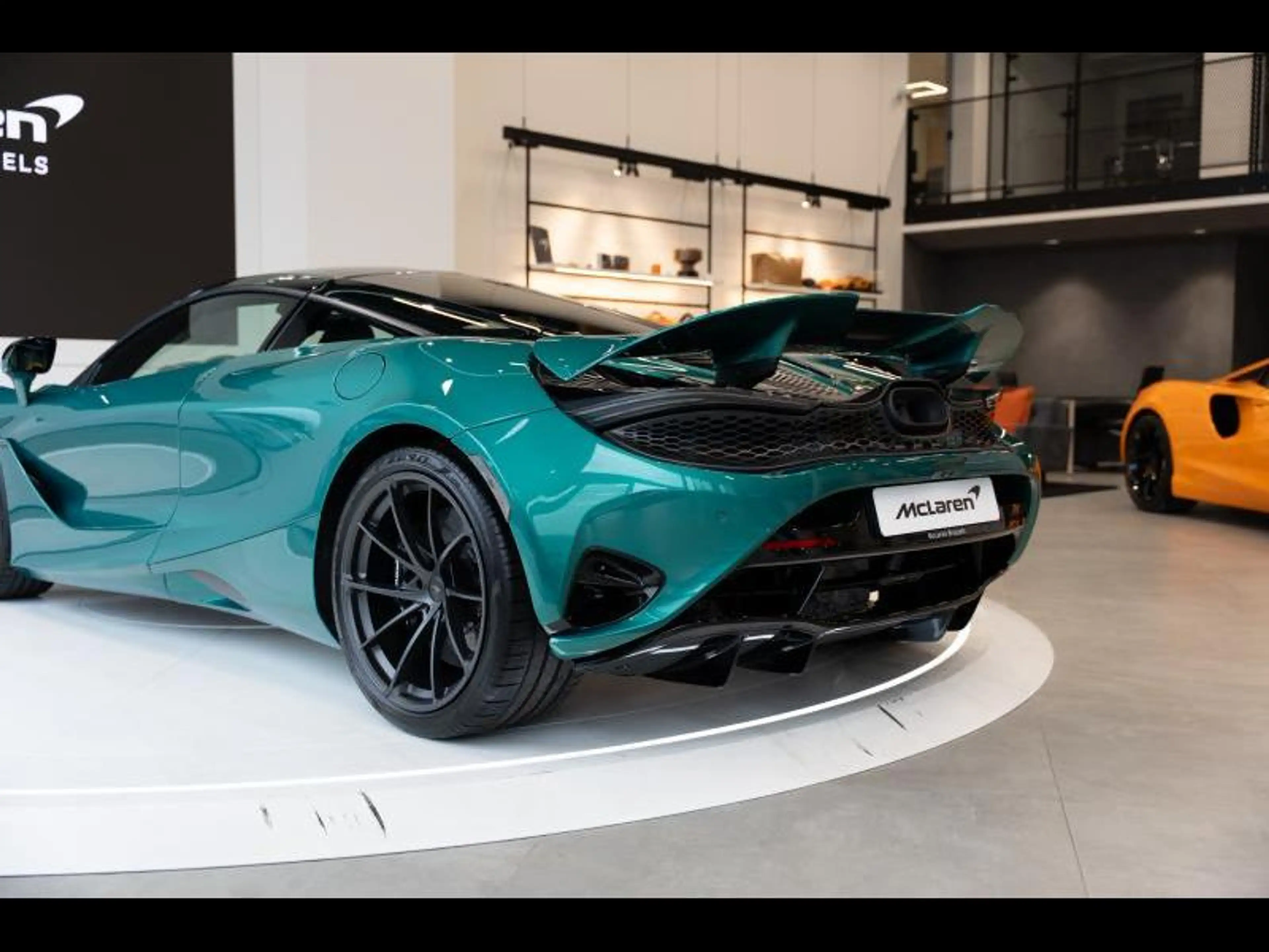 McLaren 750S S — photo 12
