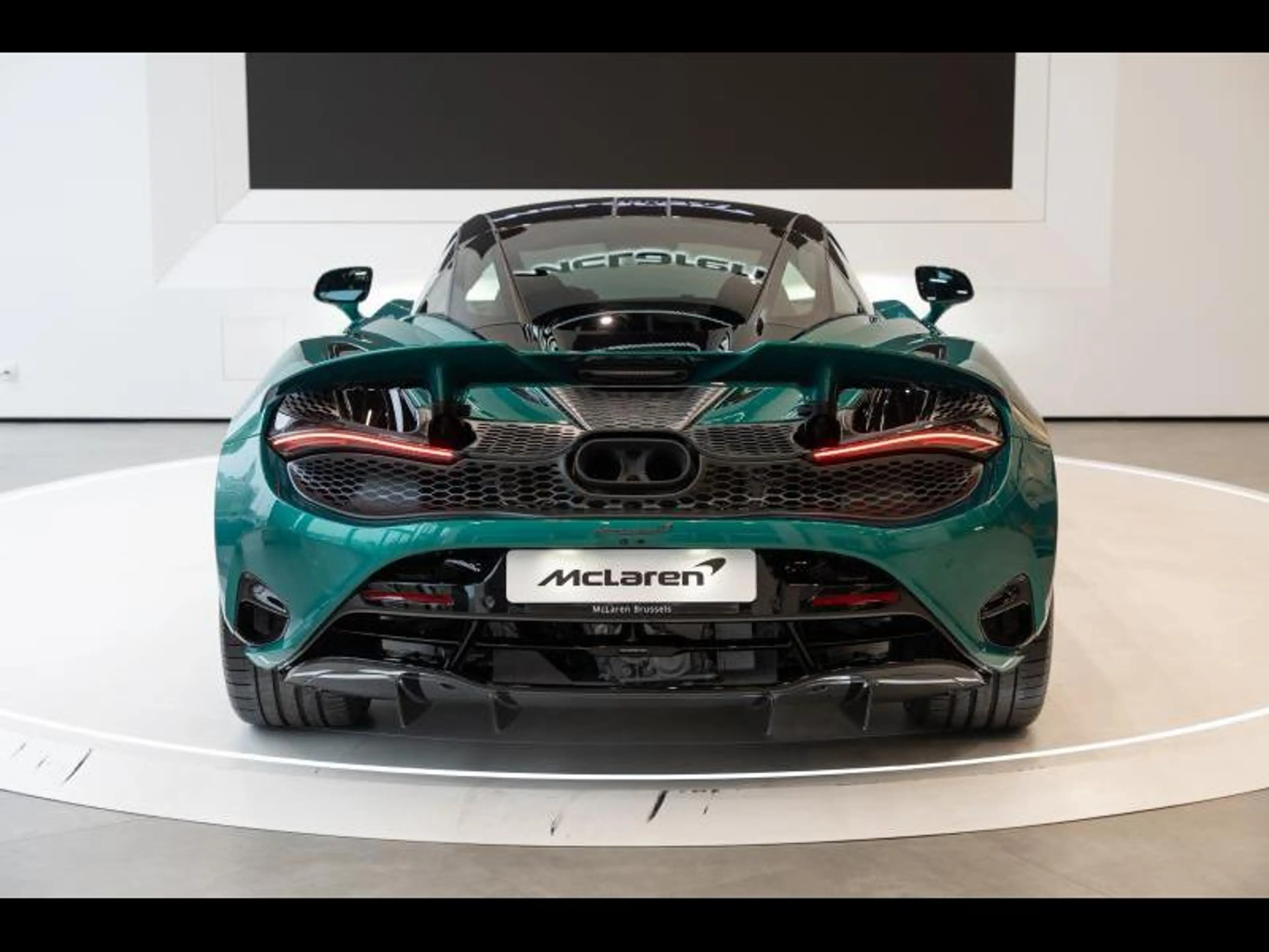 McLaren 750S S — photo 10
