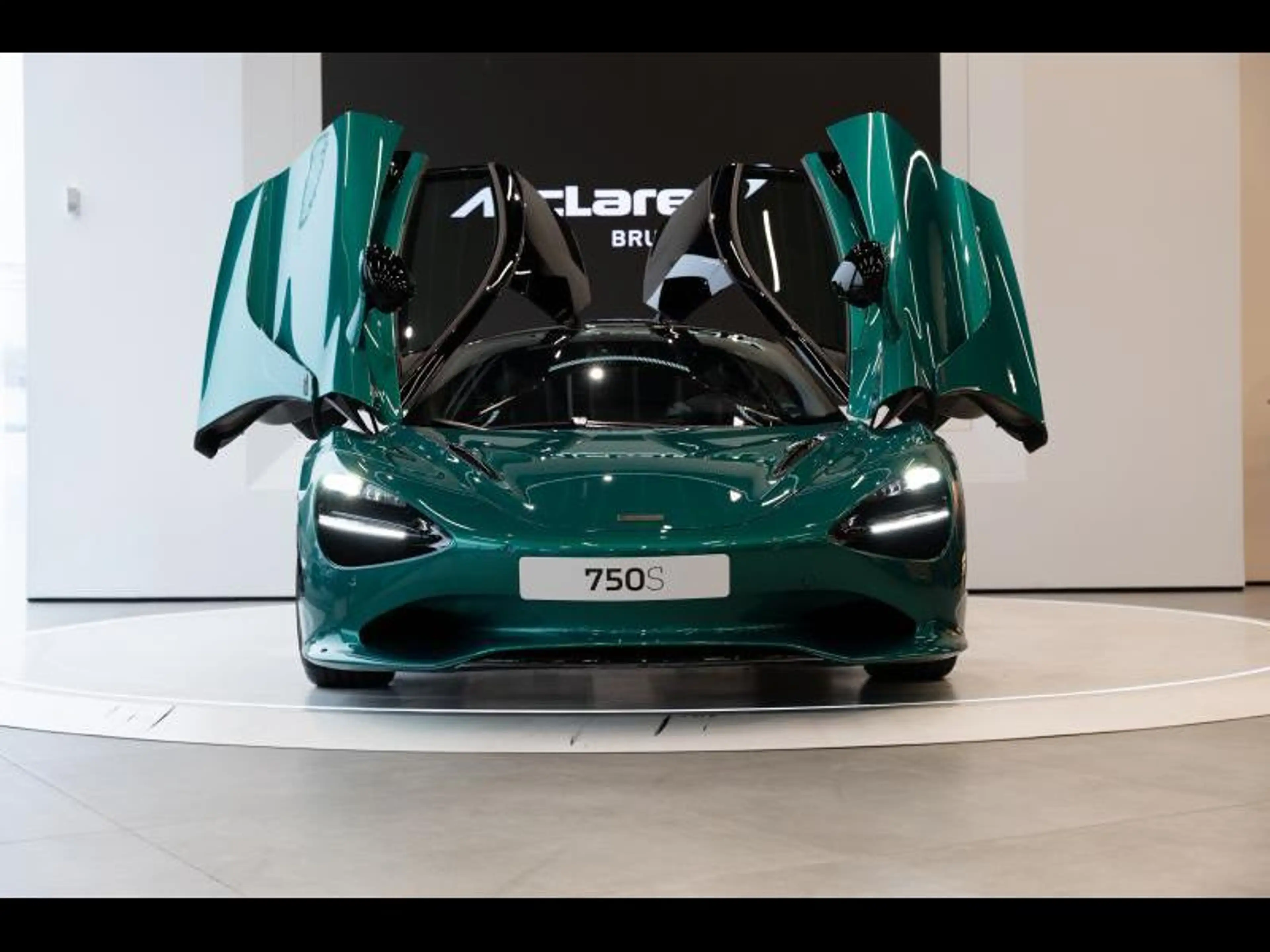 McLaren 750S S — photo 4