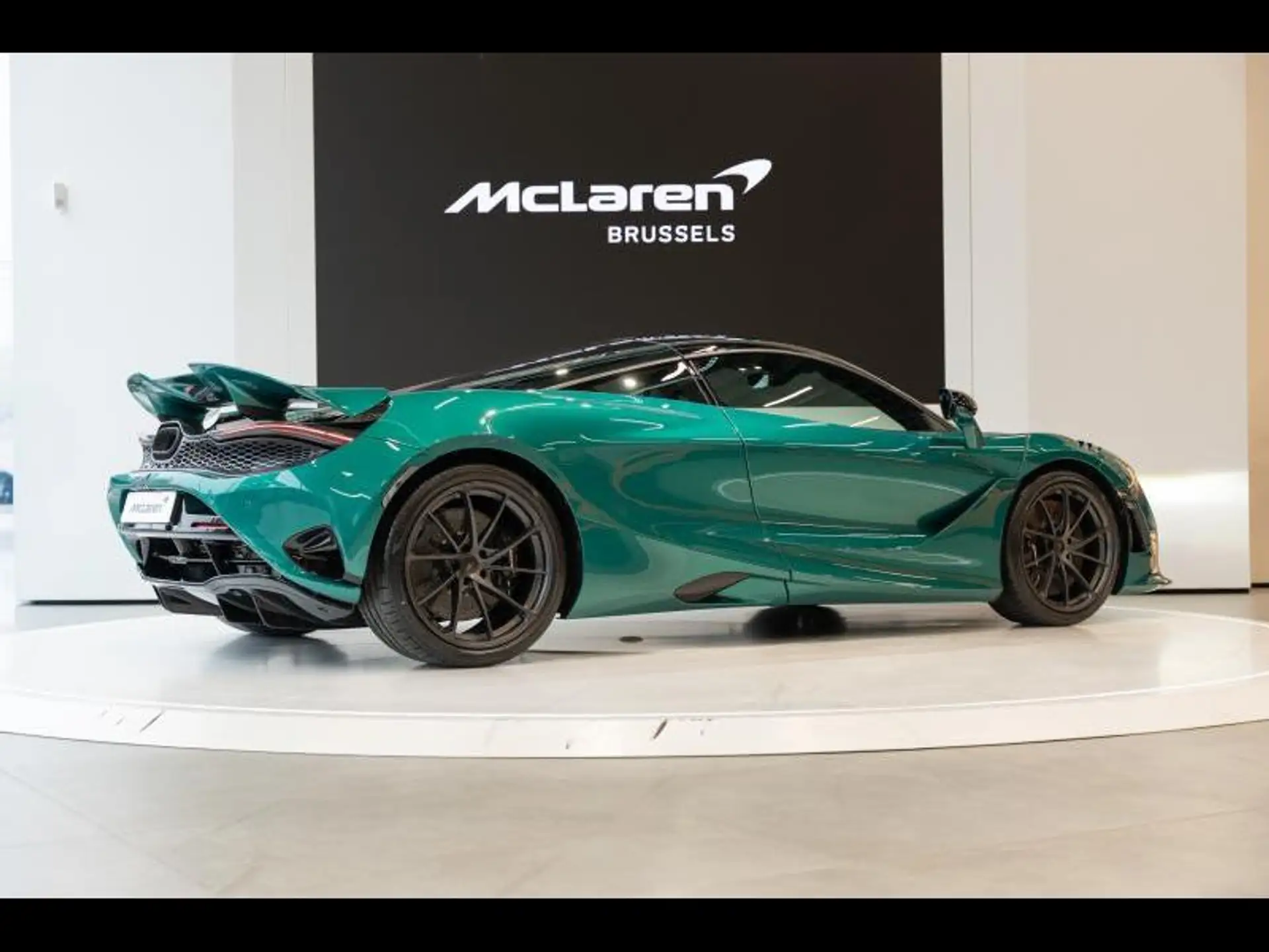 맥라렌 750S 750 2026 청록 사진 8