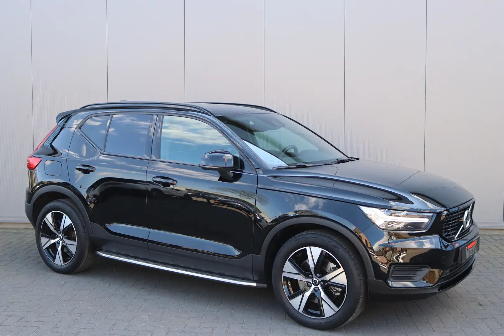 Volvo XC40 1.5 T5 PHEV Recharge R-Design Navigatie/Camera/Key Schwarz - 2