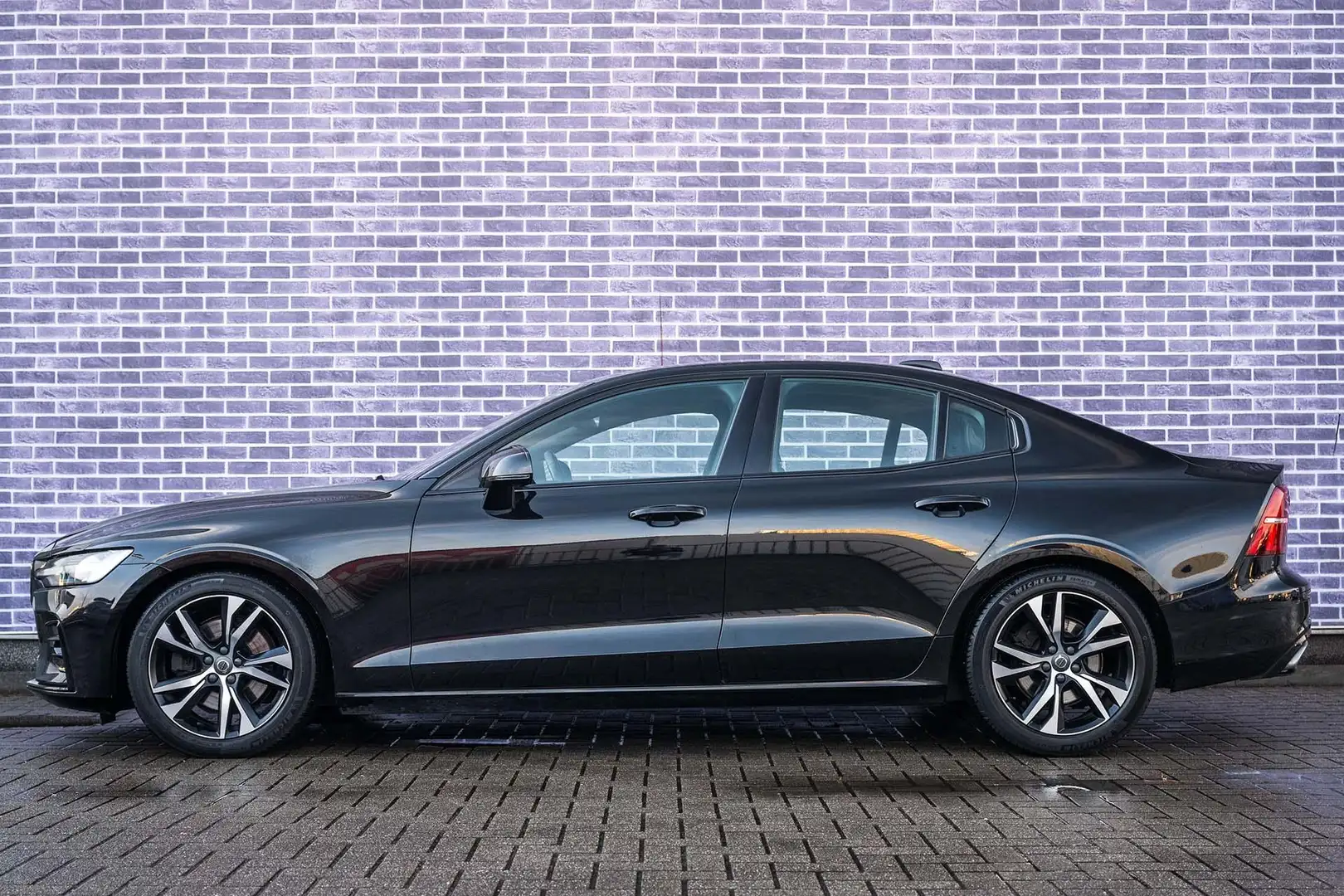 Volvo S60 B3 Automaat R-Design | Navi | Adaptieve Cruise | S Negro - 2