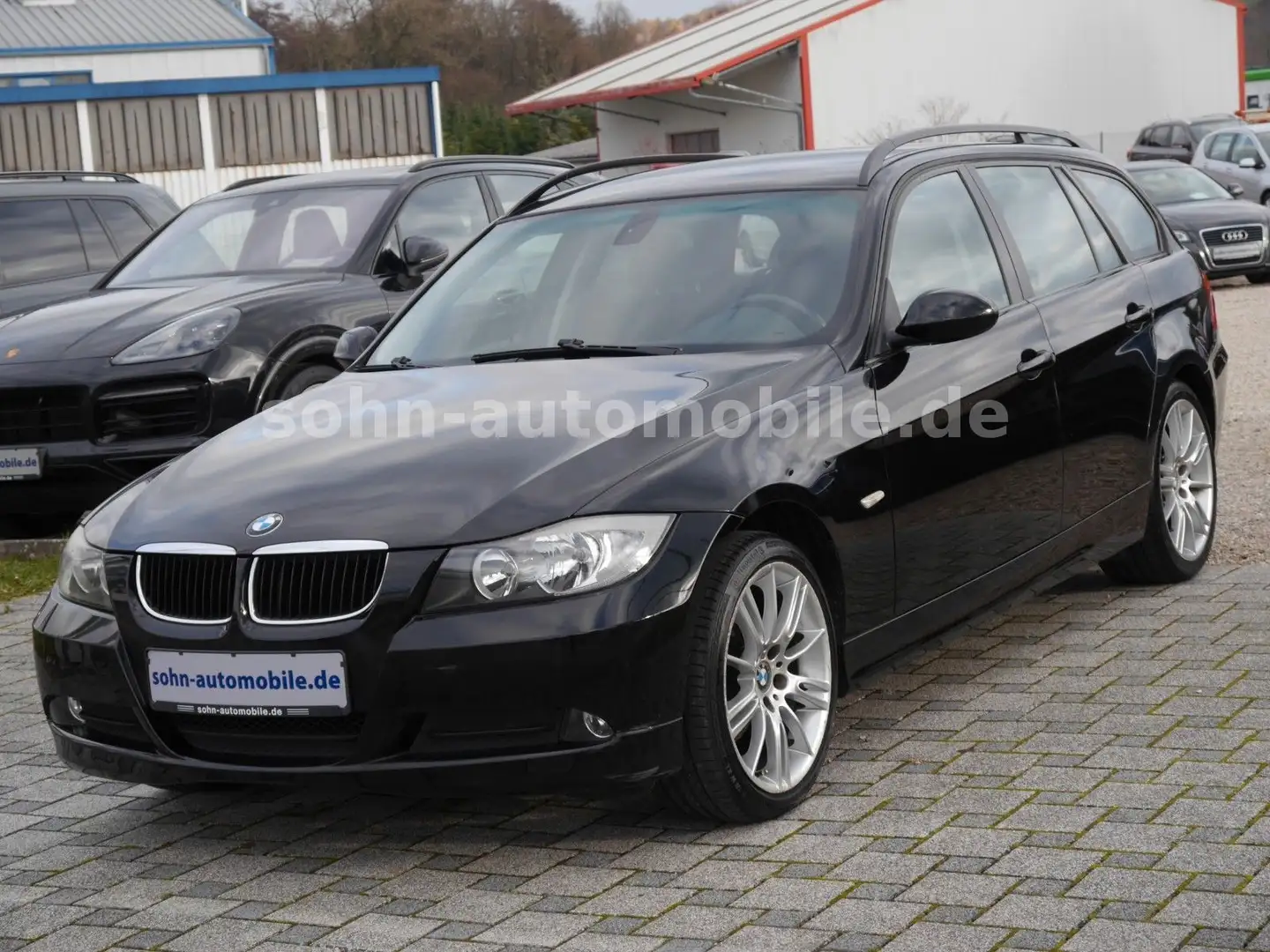 BMW 318 i Touring nur 103.000km/Klima/18-Zoll M Felge Schwarz - 2