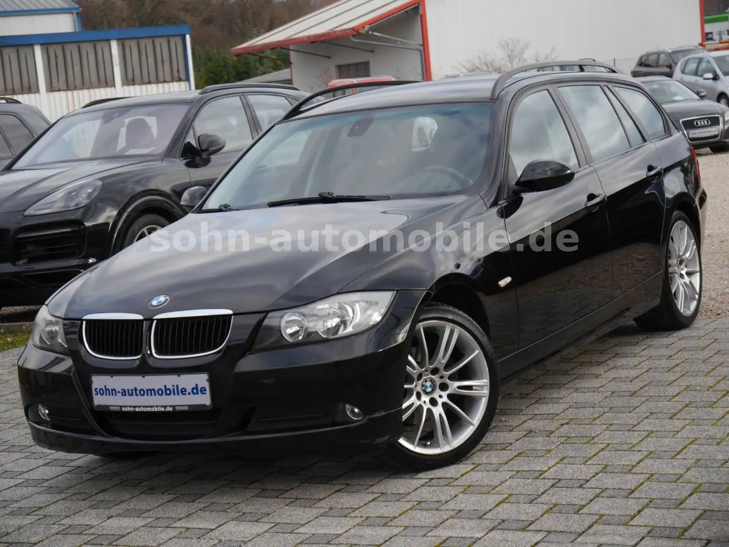BMW 318 i Touring nur 103.000km/Klima/18-Zoll M Felge Schwarz - 1