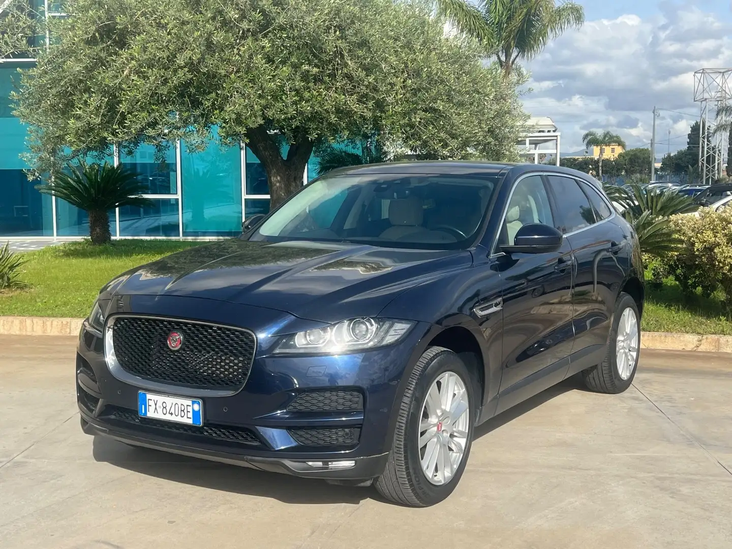 Jaguar F-Pace 2.0d Pure 240cv OFFERTA T-STOCK PREZZO IMPERDIBILE Blu/Azzurro - 1