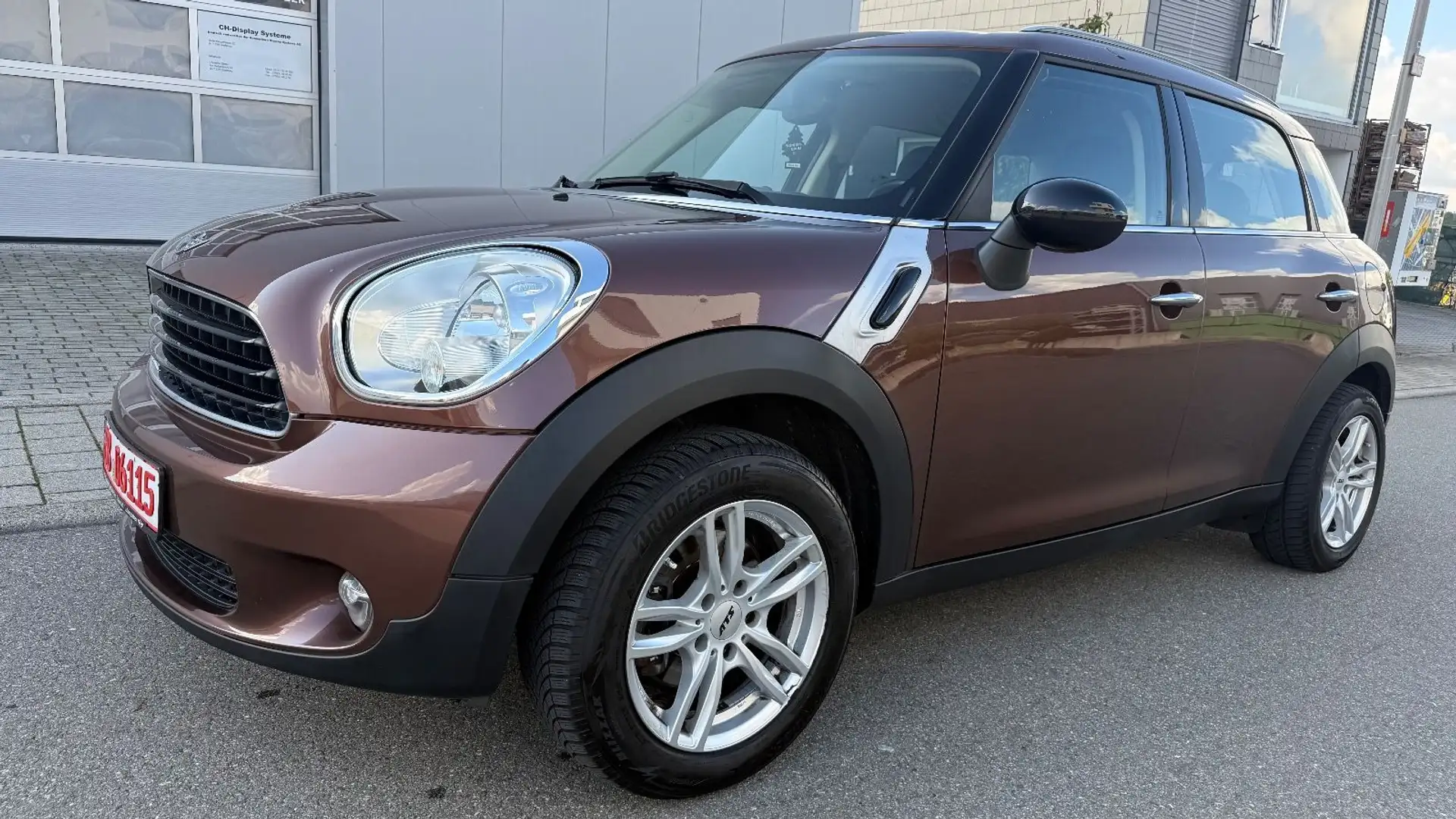 MINI One Countryman 1.6 AUTOMATIK TÜV,LEDER,EURO6,PDC Braun - 1