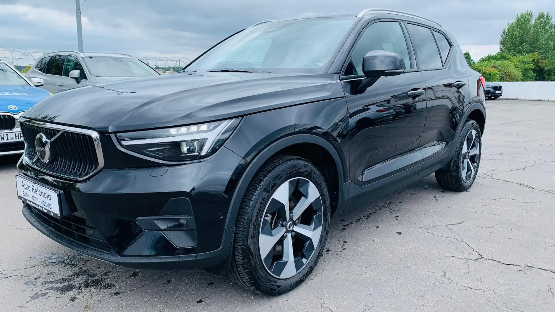 Volvo XC40 B3 B Aut. Navi 360° PILOT BLIS ACC PIXEL Schwarz - 2