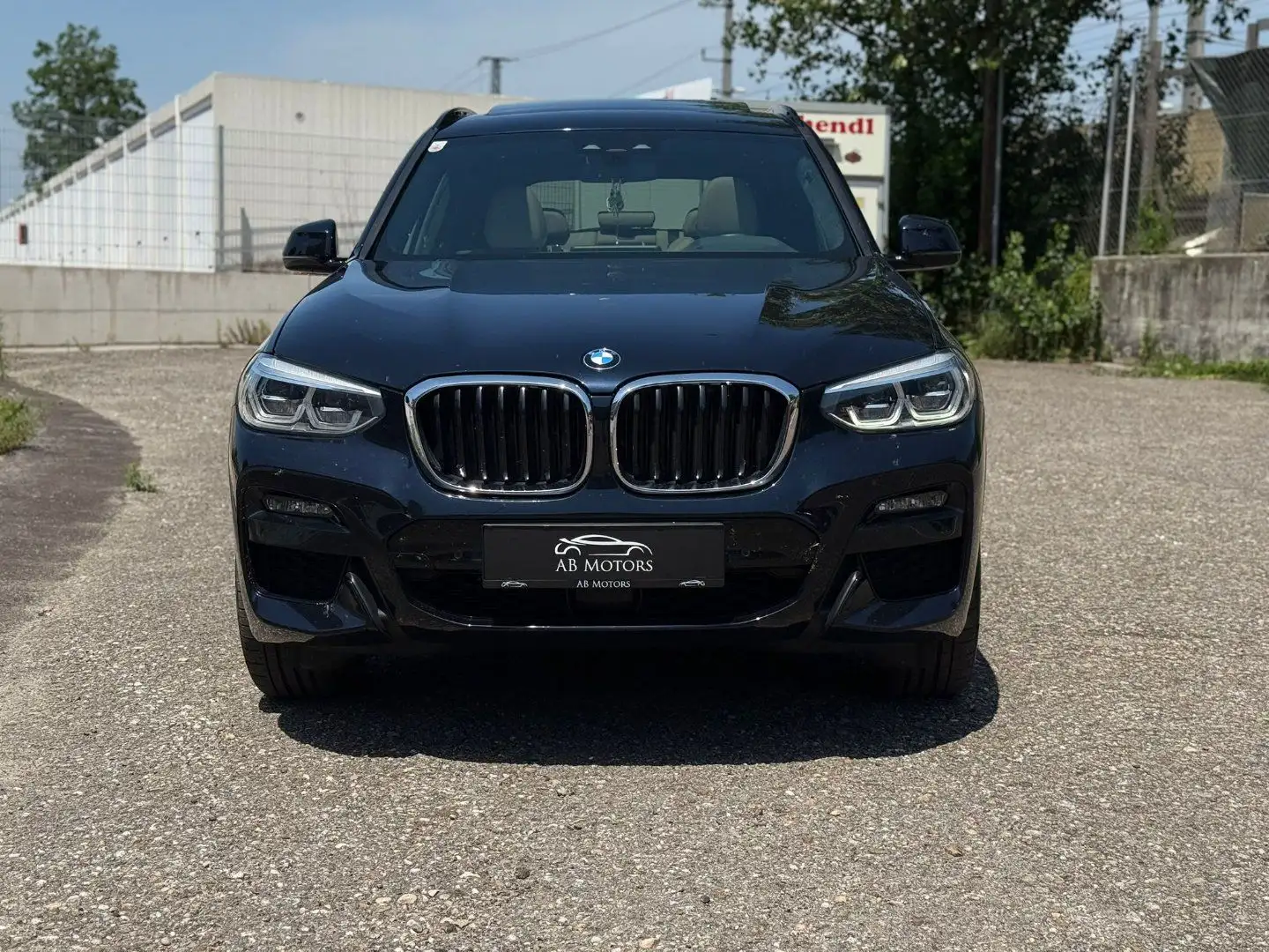 BMW X3 xDrive30e Schwarz - 2
