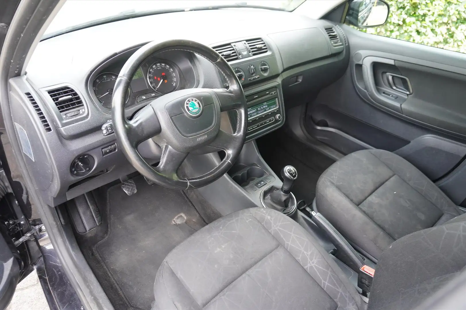 Skoda Fabia 1.2 TSI 86pk Comfort APK tot 31-08-2026 Zwart - 2