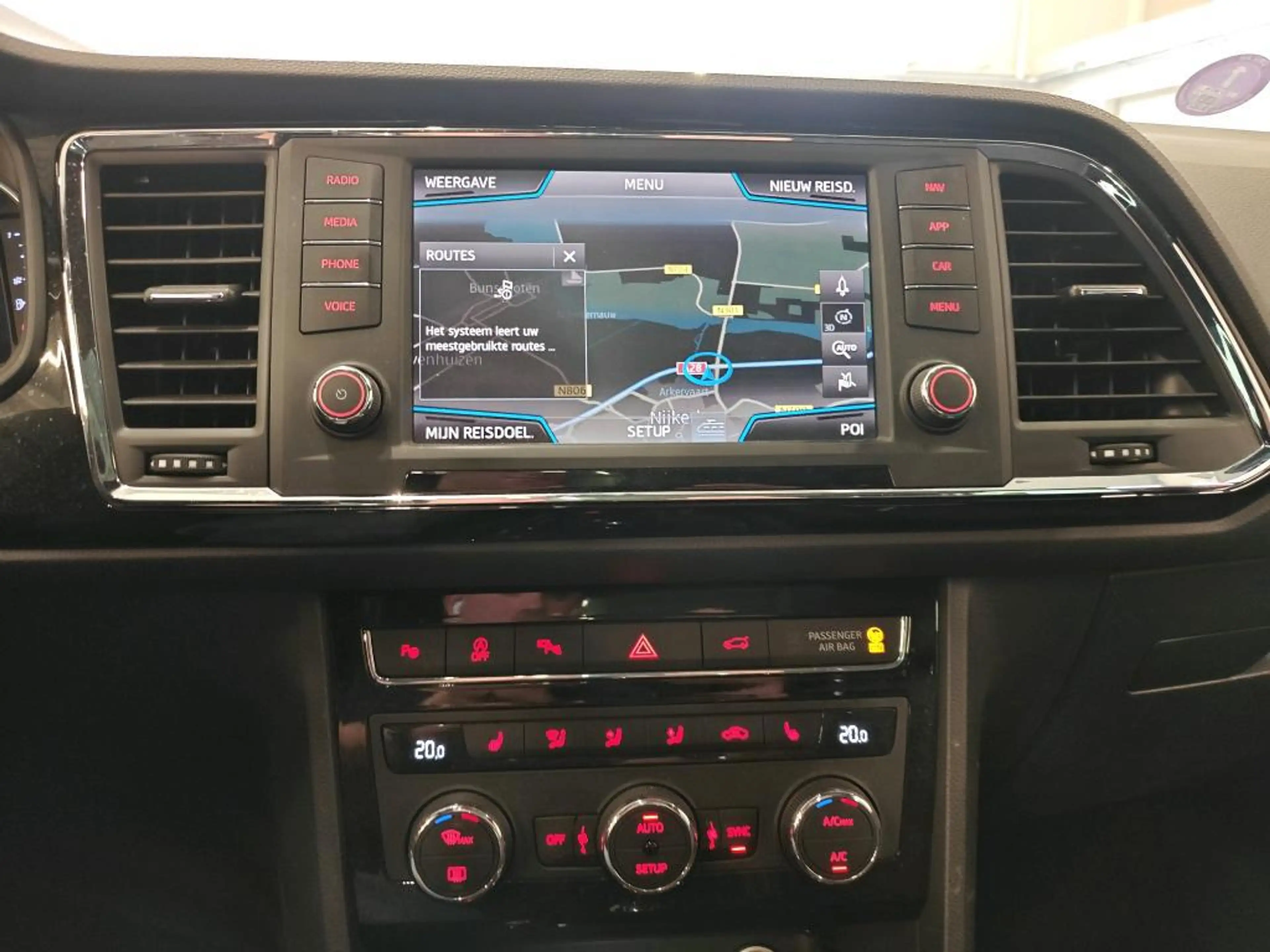 SEAT Ateca 1.4 TSI FR Busi Intense DSG-7 5d + PANO TREKHAAK 3 — photo 12