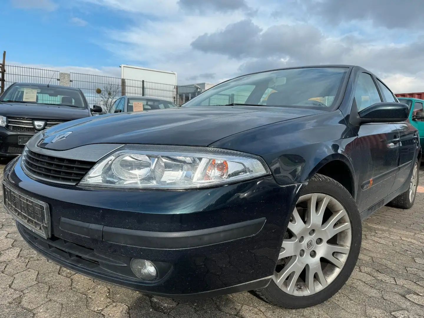 Renault Laguna II 2,0i Automatik,Klima,Leder,AHK,MOTORSC Verde - 1