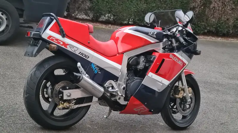 Suzuki GSX-R 1100 - foto 3