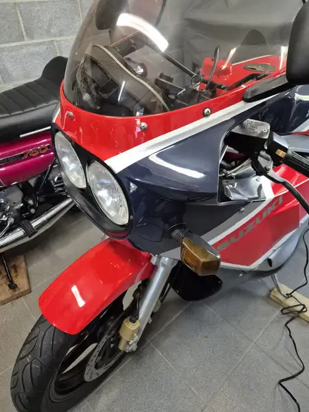 Suzuki GSX-R 1100 - foto 6