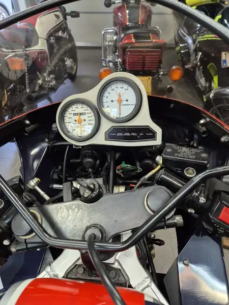 Suzuki GSX-R 1100 - foto 4