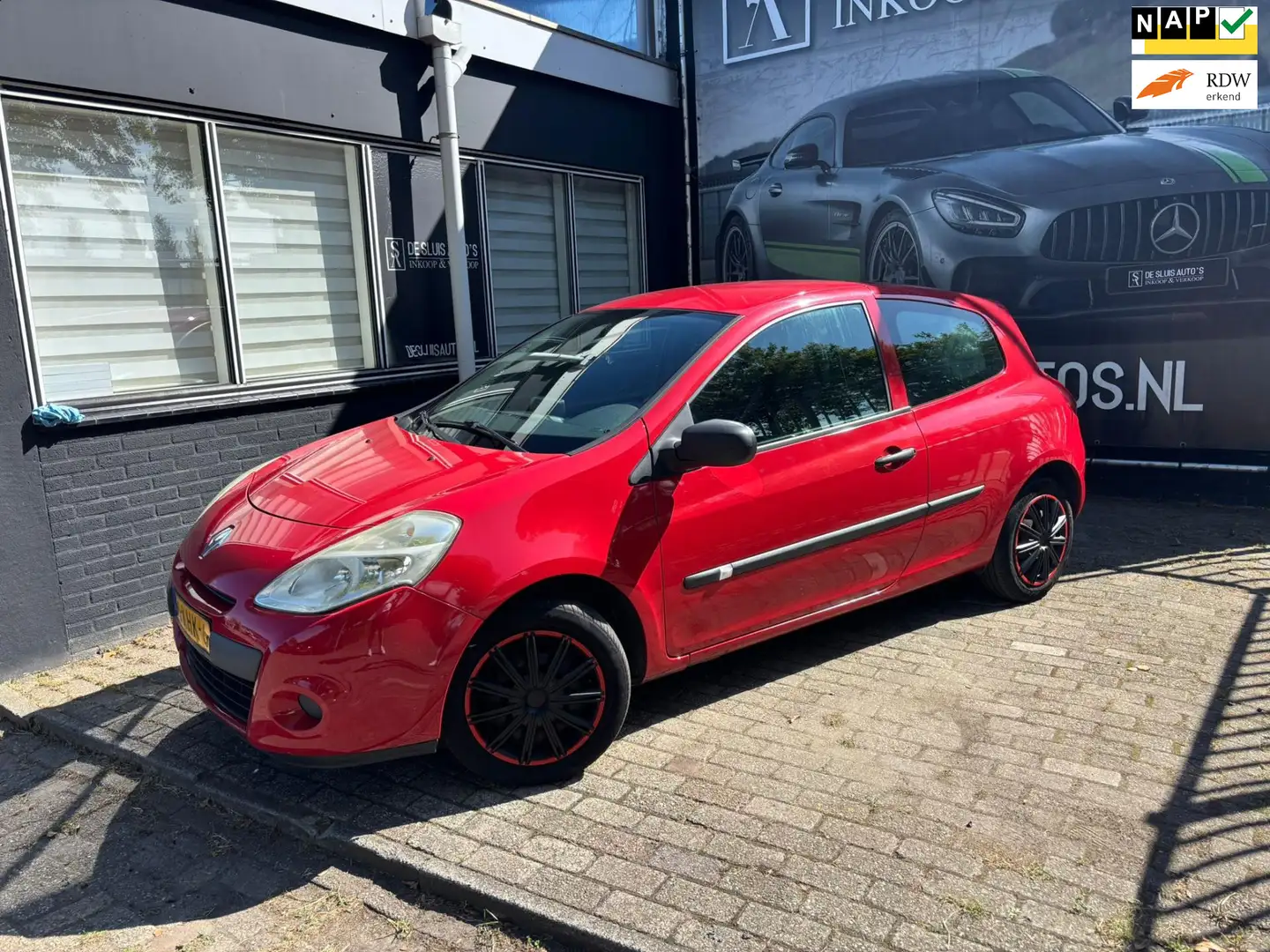 Renault Clio 1.2 Special Line AIRCO NAVI Rood - 1