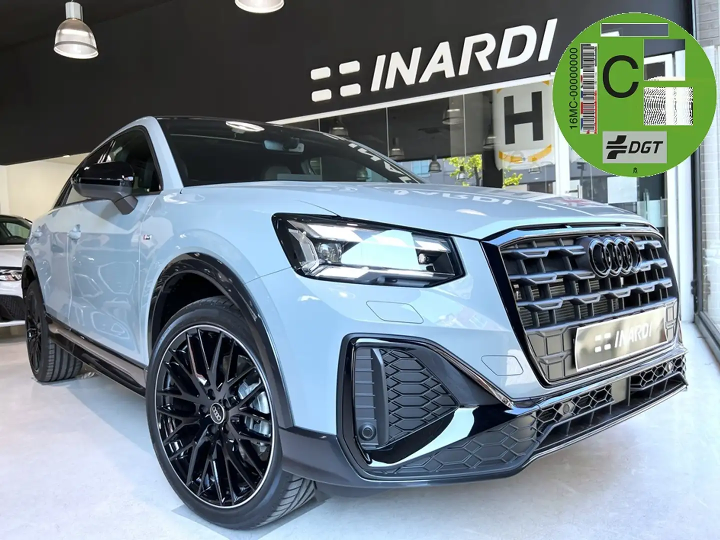 Audi Q2 35 TFSI Adrenalin Black edition S tronic 110kW Gris - 1